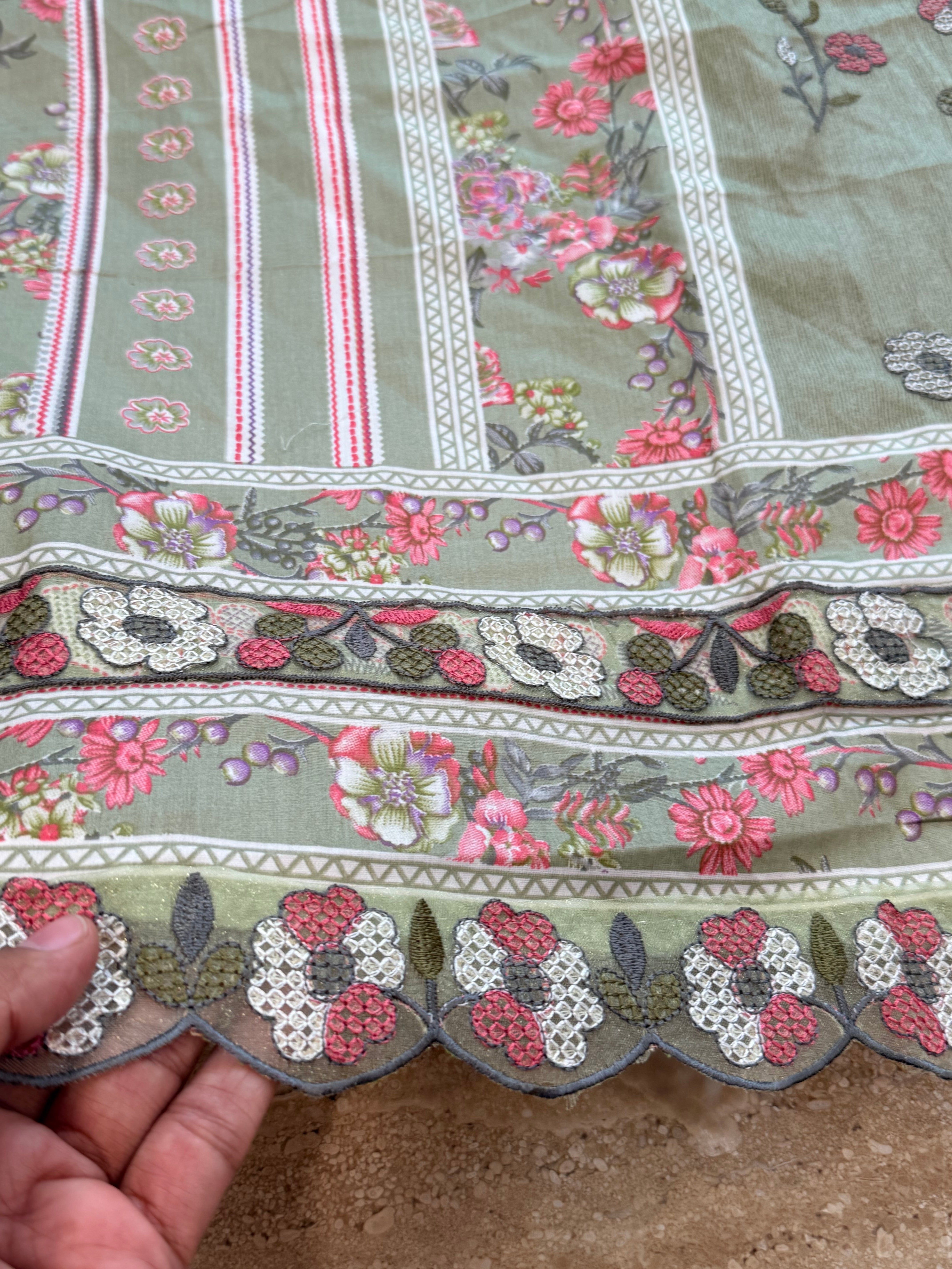 MAZDA  LAWN  EMBROIDERY SUIT 1