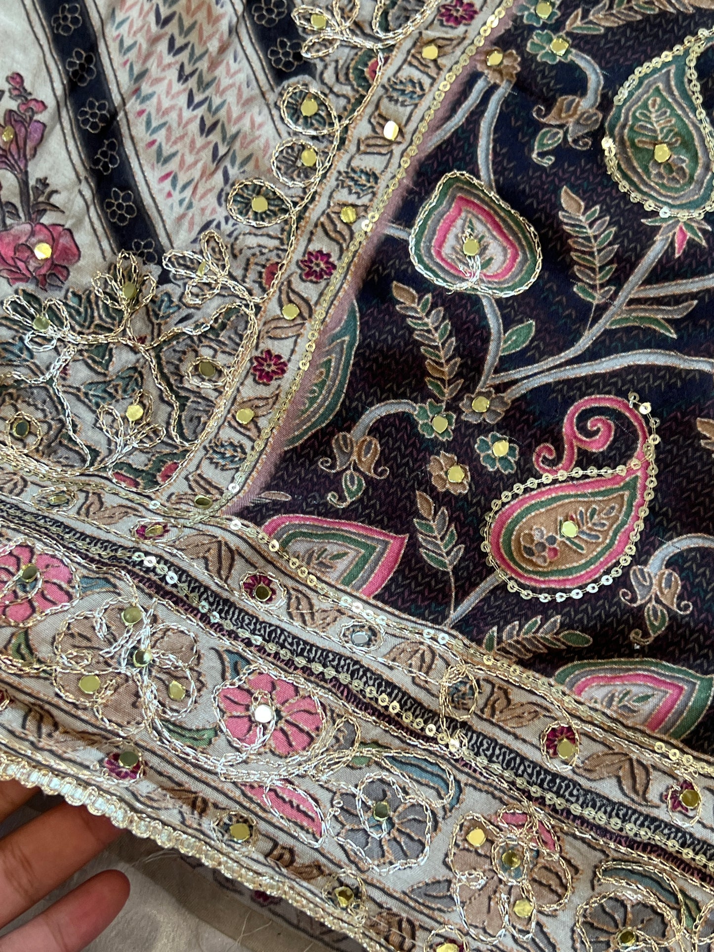 PURE MUSLIN MIRROR EMBROIDERY SUIT S-122