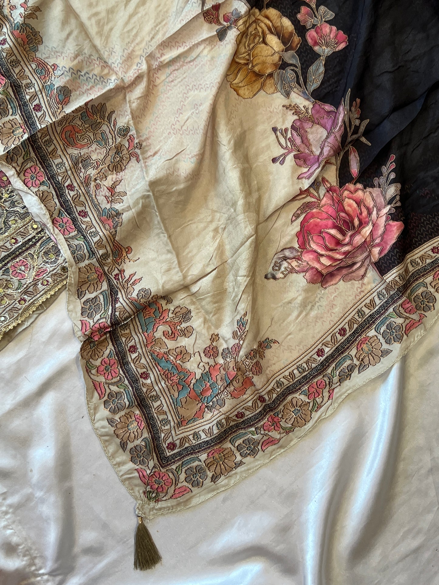 PURE MUSLIN MIRROR EMBROIDERY SUIT S-122