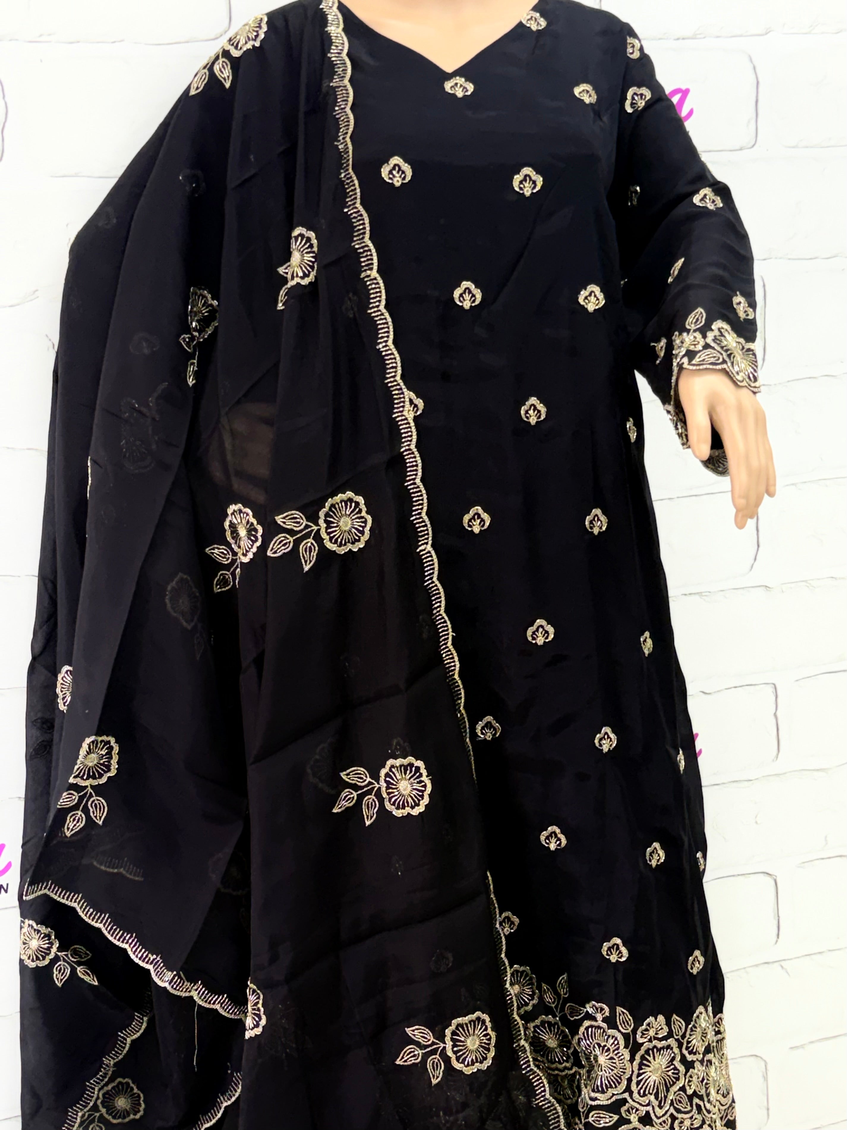 MUL CHANDERI HANDWORK SUIT 6 Q