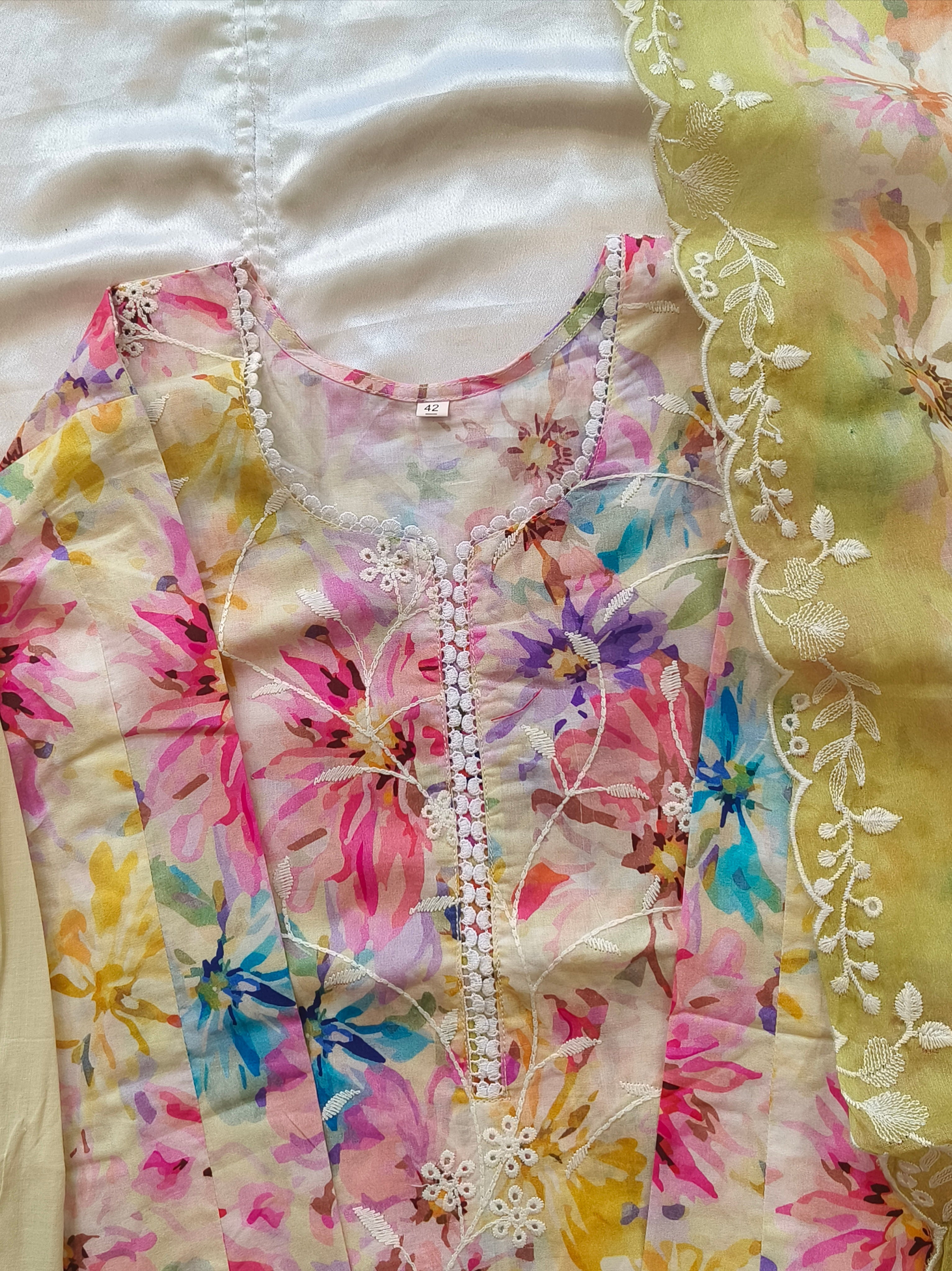 IZNIK FARSHI SHALWAR SUIT 3