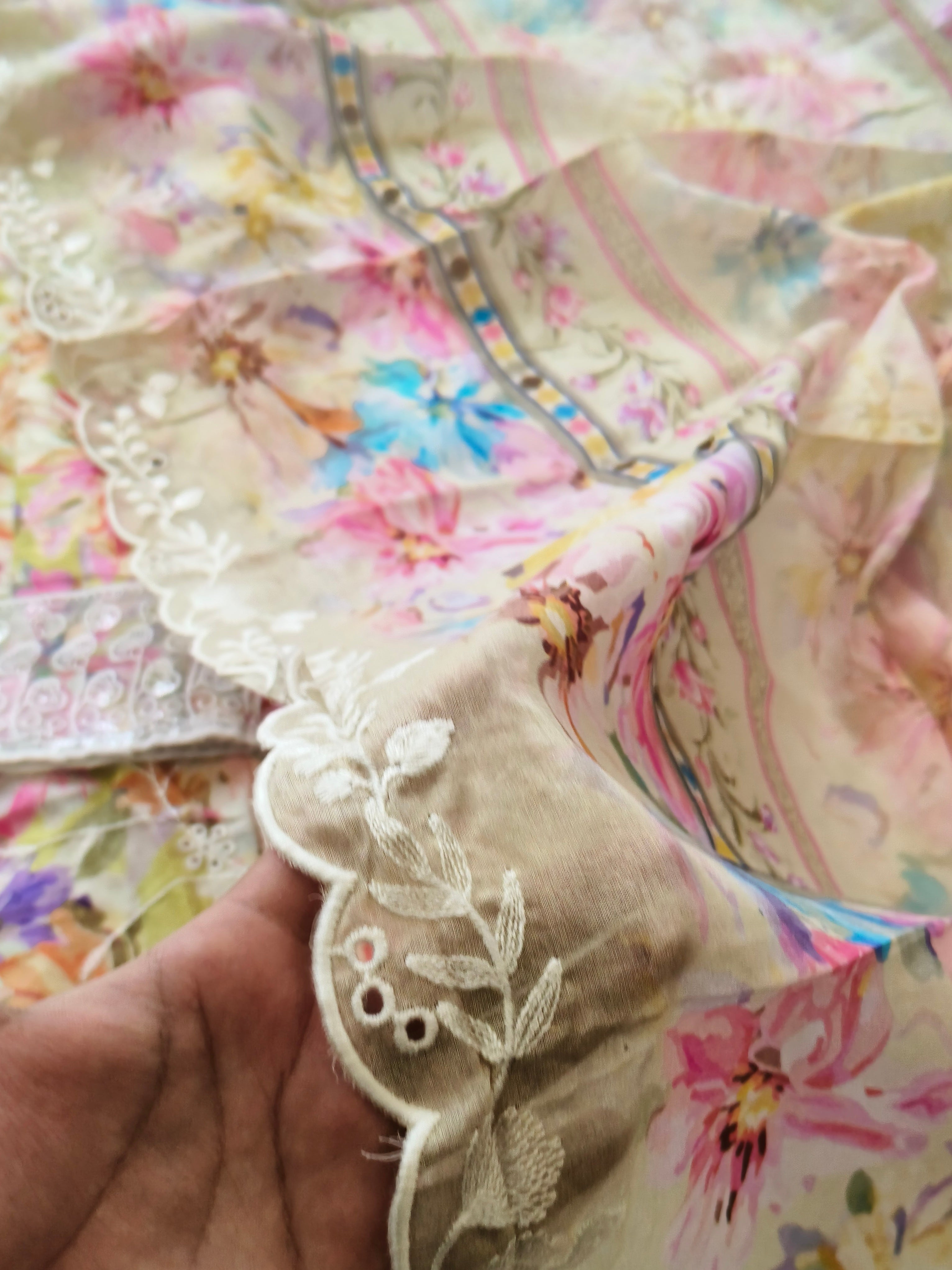 IZNIK FARSHI SHALWAR SUIT 2