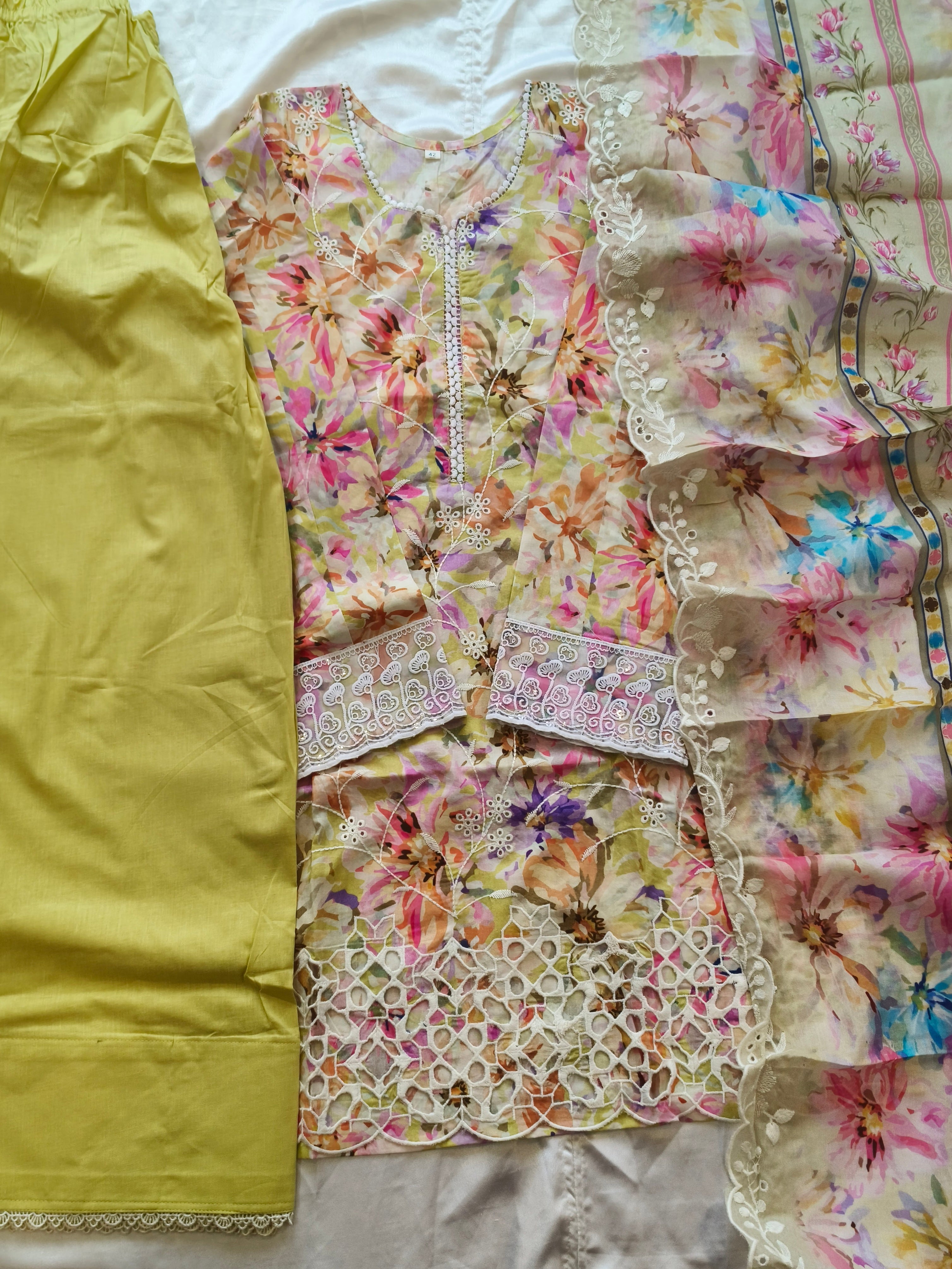 IZNIK FARSHI SHALWAR SUIT 2