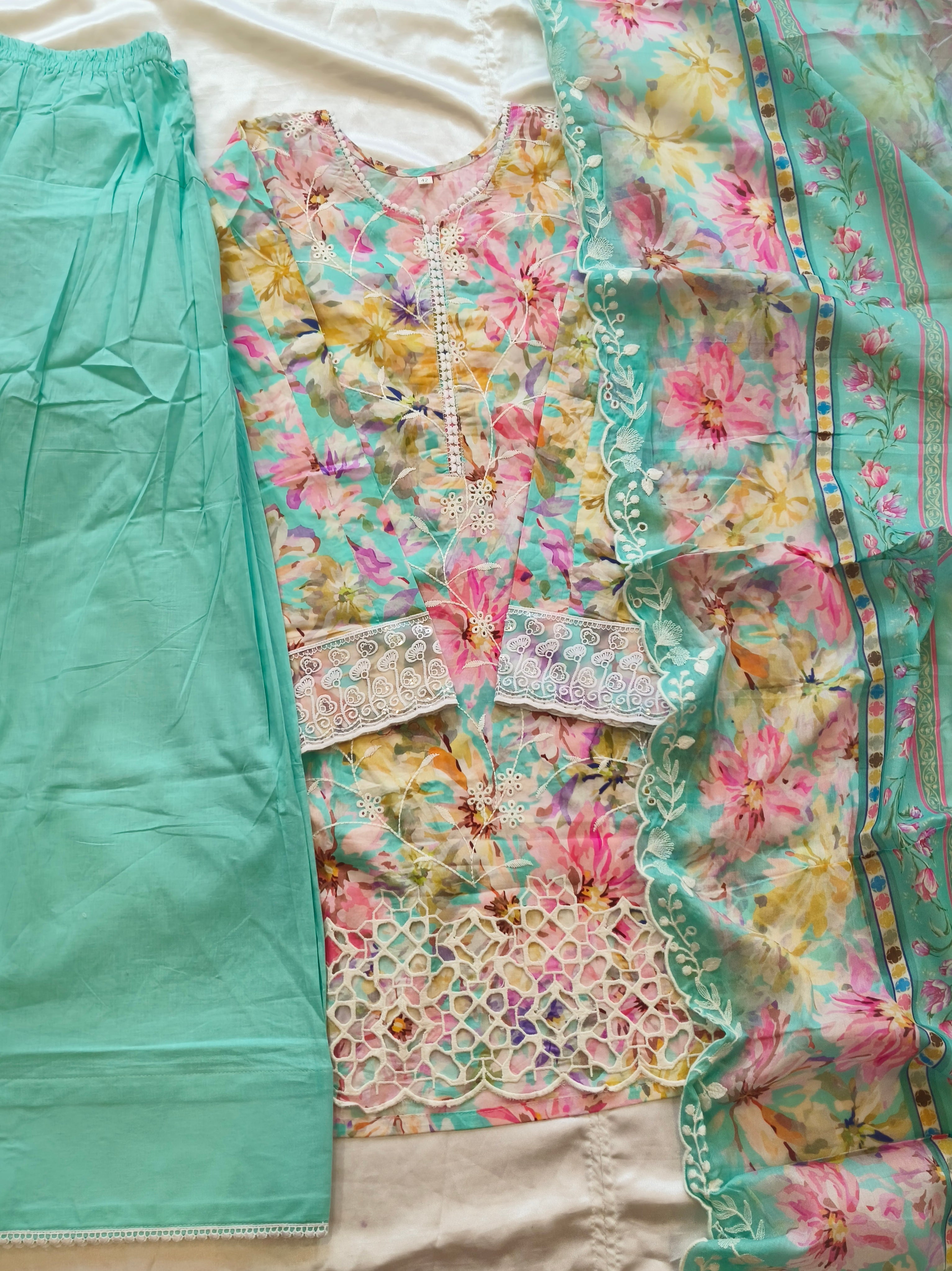 IZNIK FARSHI SHALWAR SUIT 4