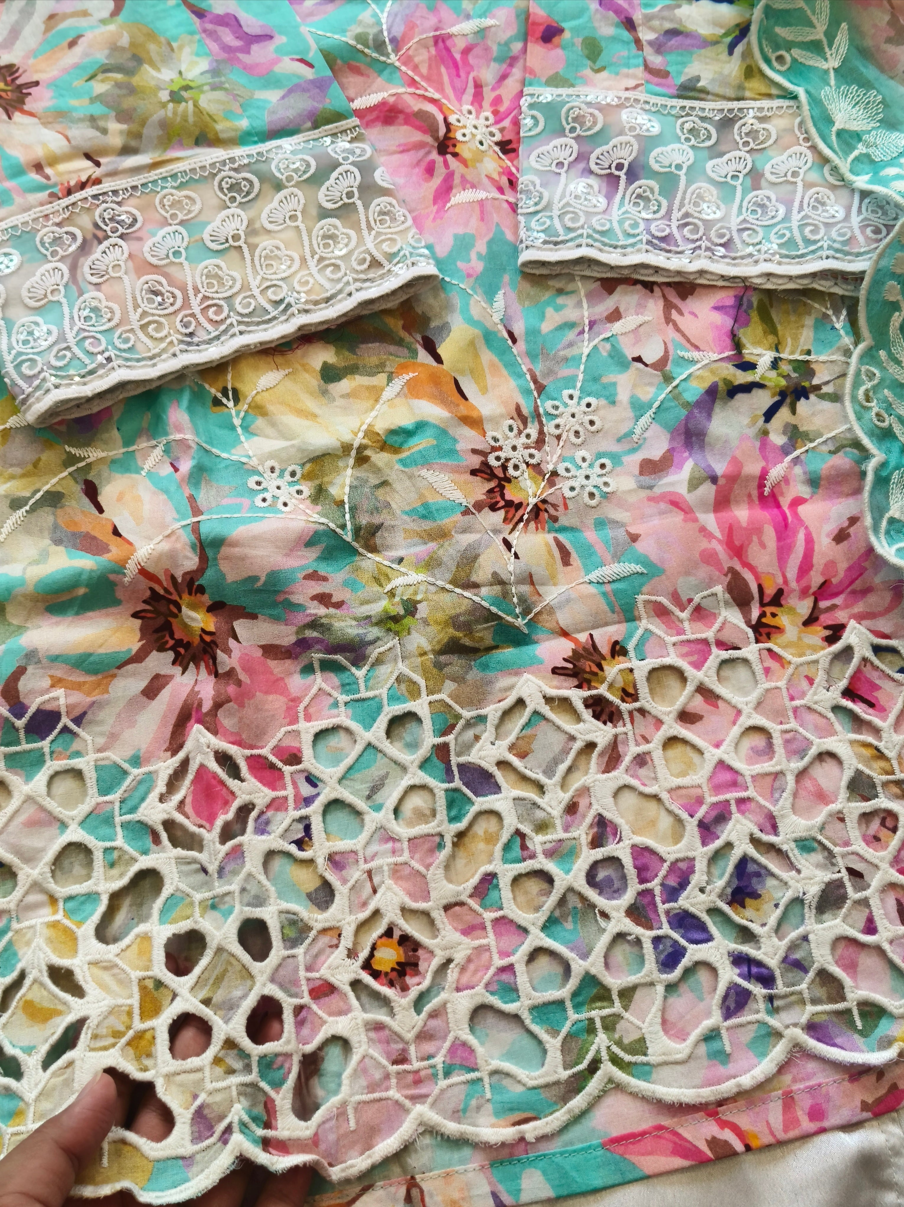 IZNIK FARSHI SHALWAR SUIT 4