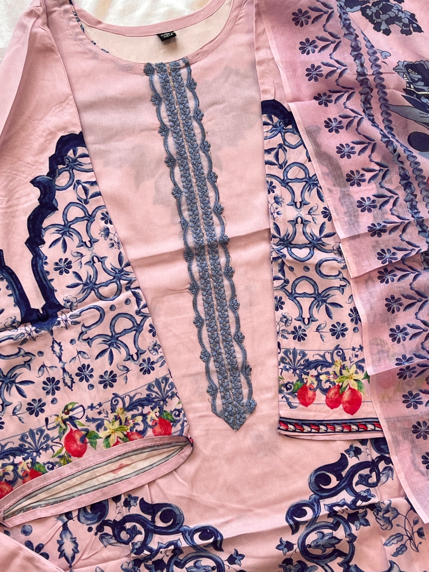 LUXE LAWN READYMADE SUIT 01 Q