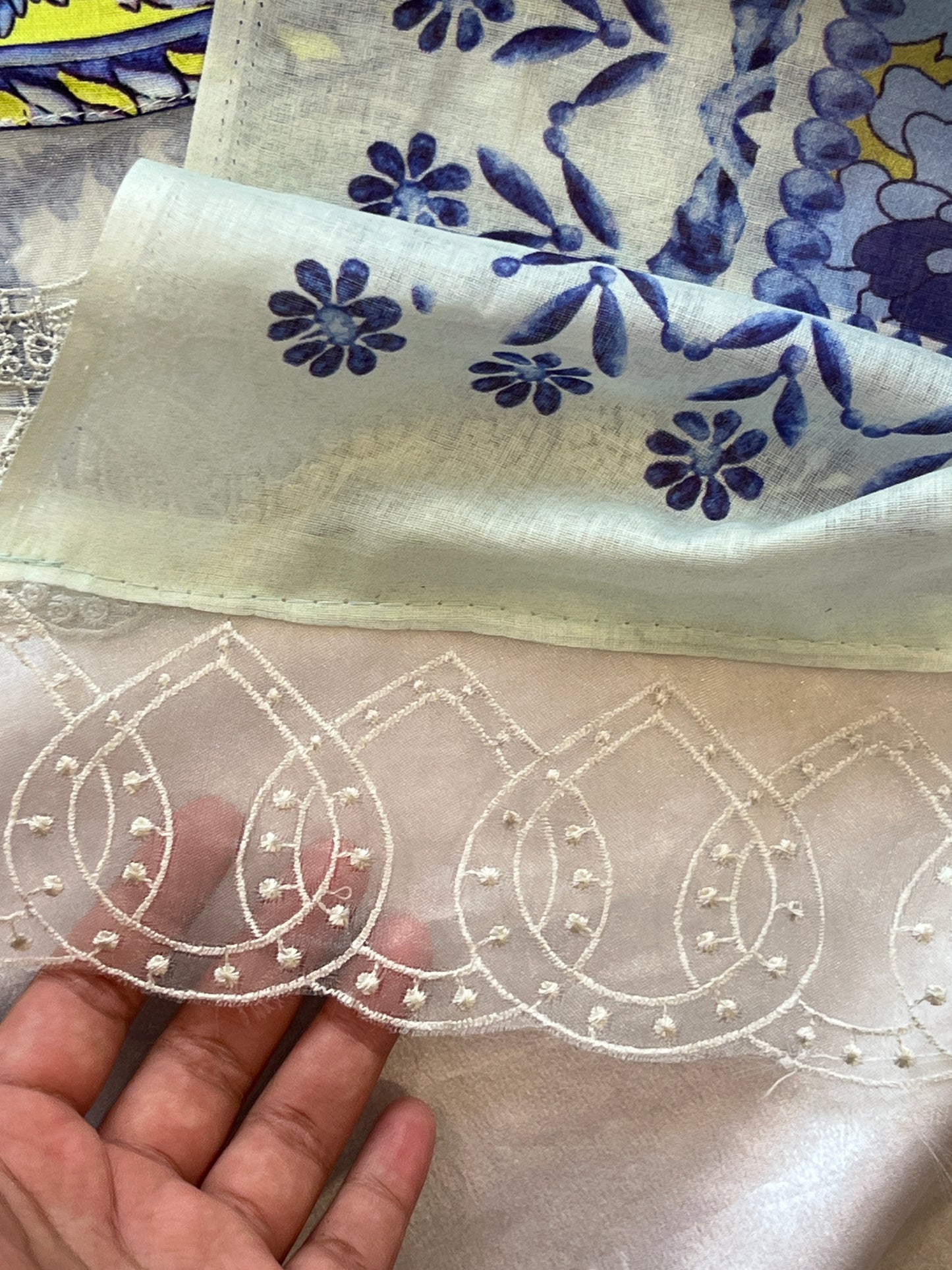 LUXE LAWN READYMADE SUIT 02 Q