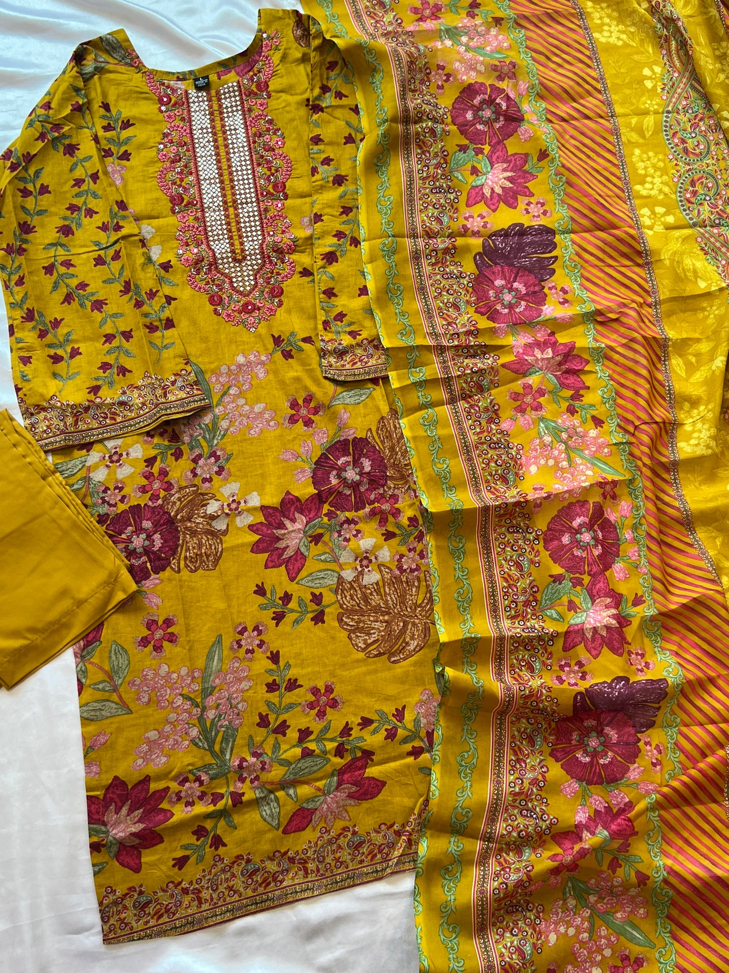 CASMERE MUSTERED COTTON EMBROIDERY READYMADE SUIT 6 Q