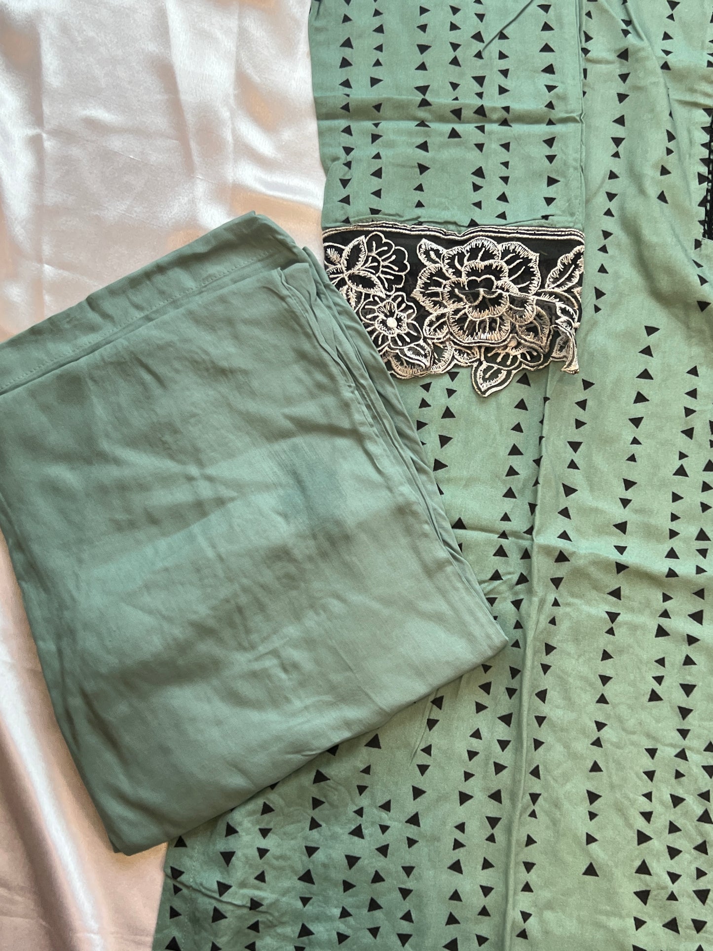 MAHAM LAWN READYMADE SUIT 4 Q