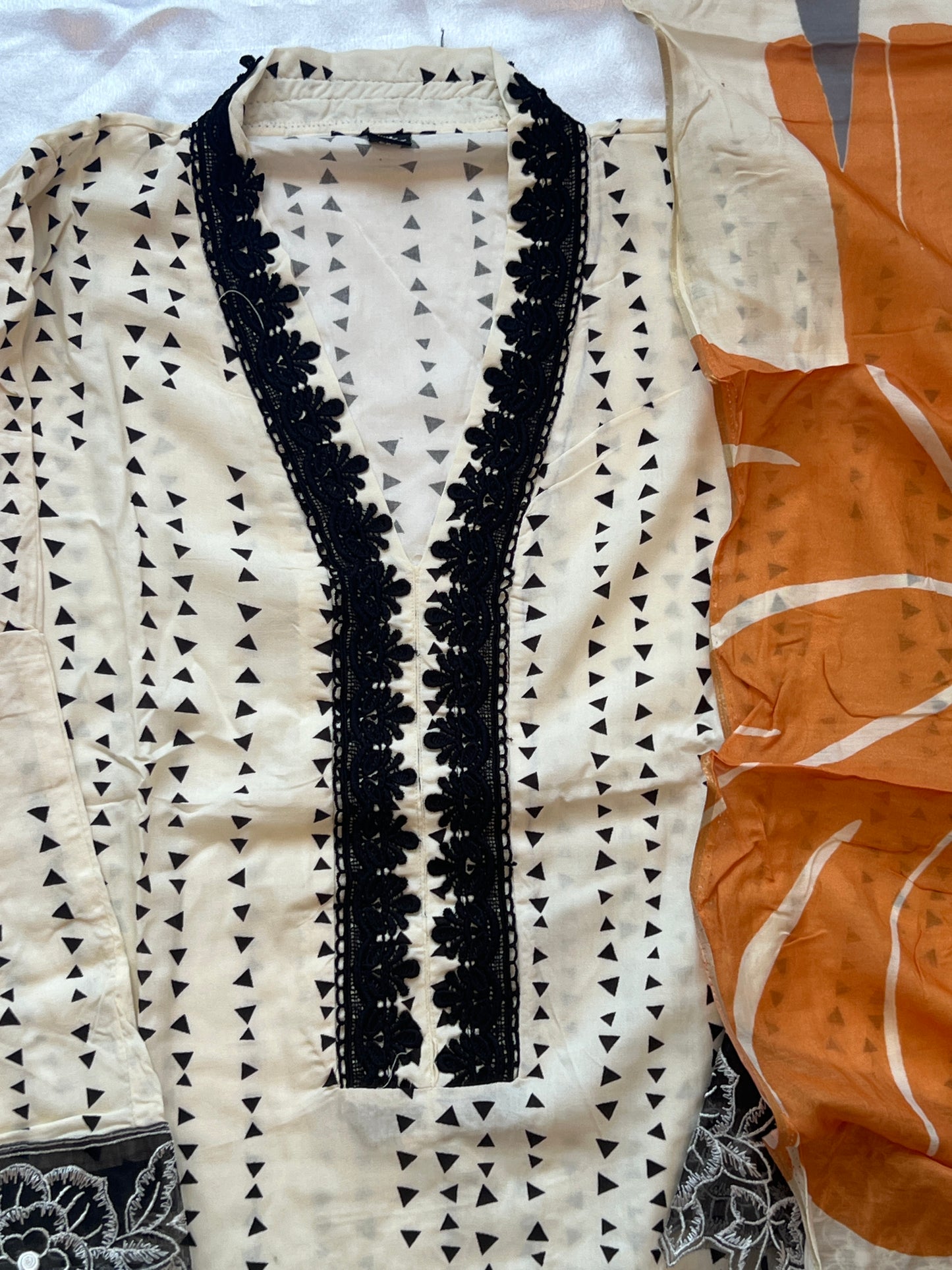 MAHAM LAWN READYMADE SUIT 1 Q