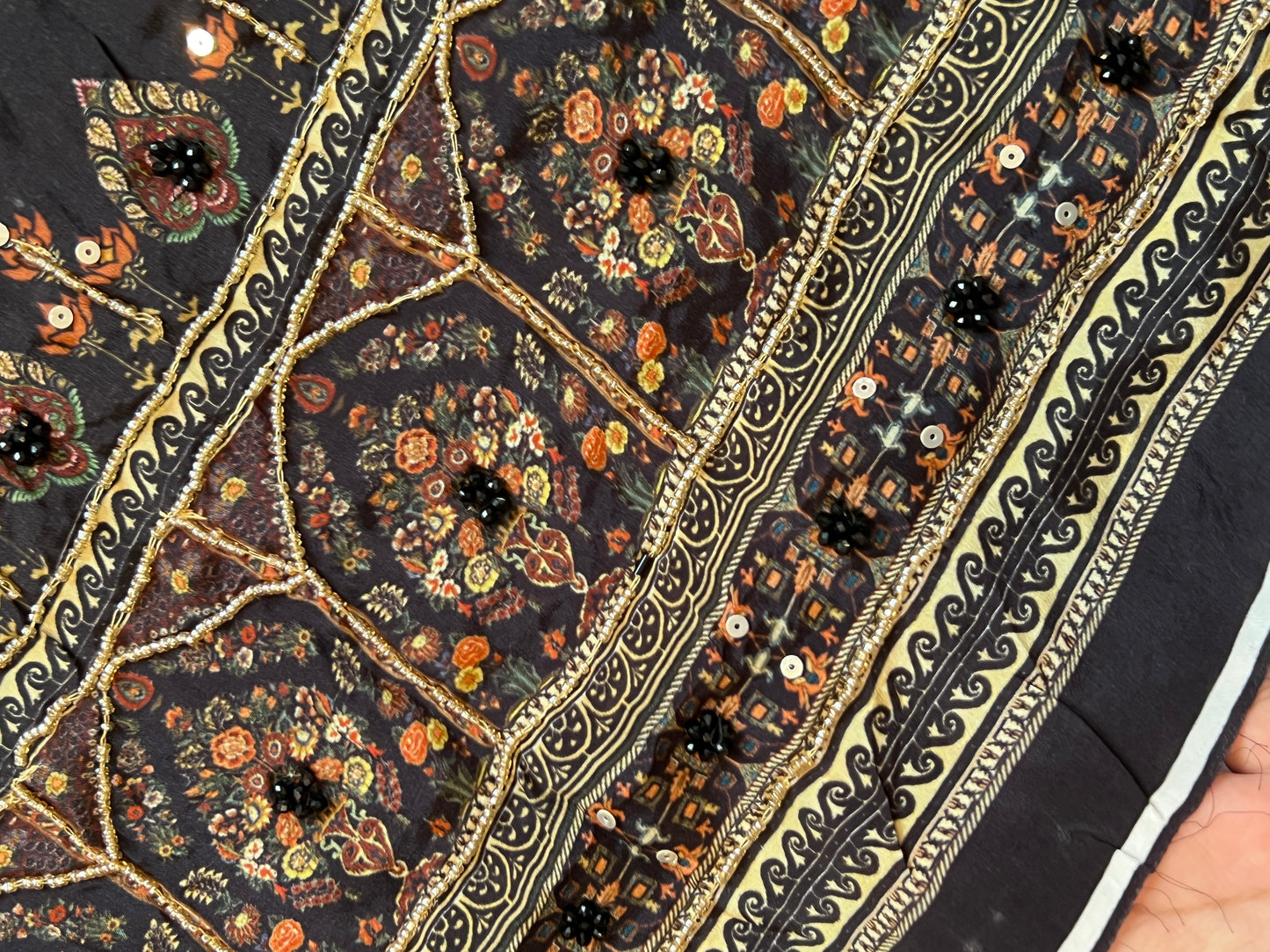 NAZAKAT CREPE EMBROIDERY SUIT 2