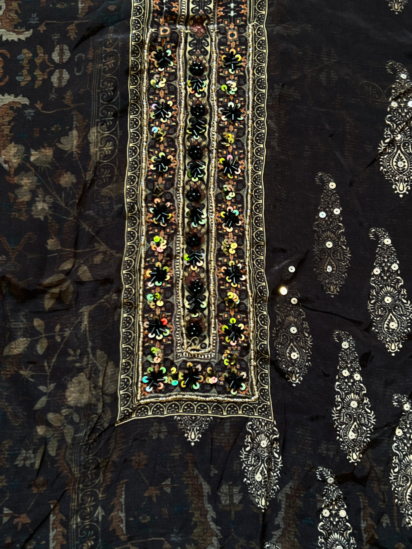 NAZAKAT CREPE EMBROIDERY SUIT 2