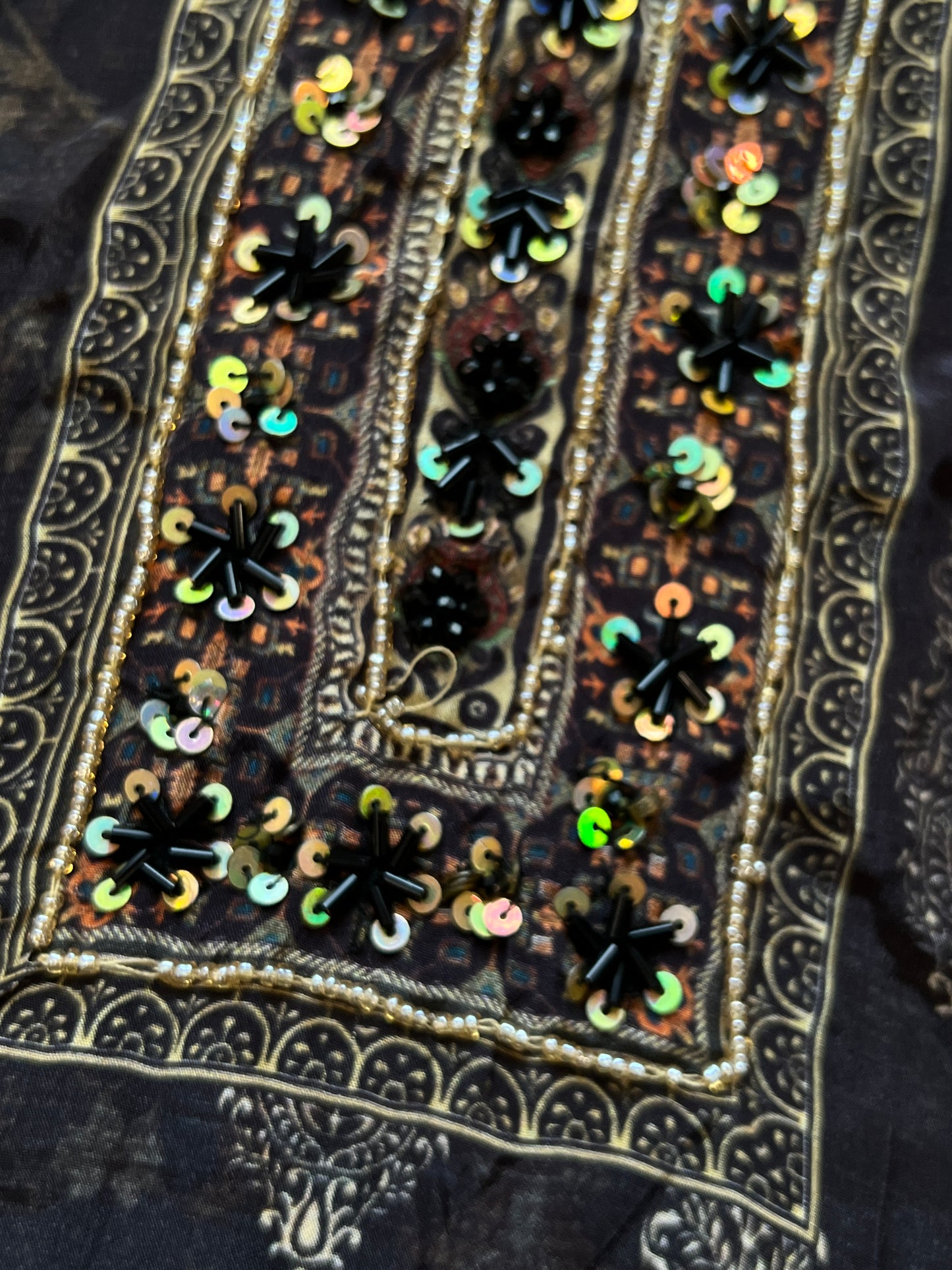 NAZAKAT CREPE EMBROIDERY SUIT 2