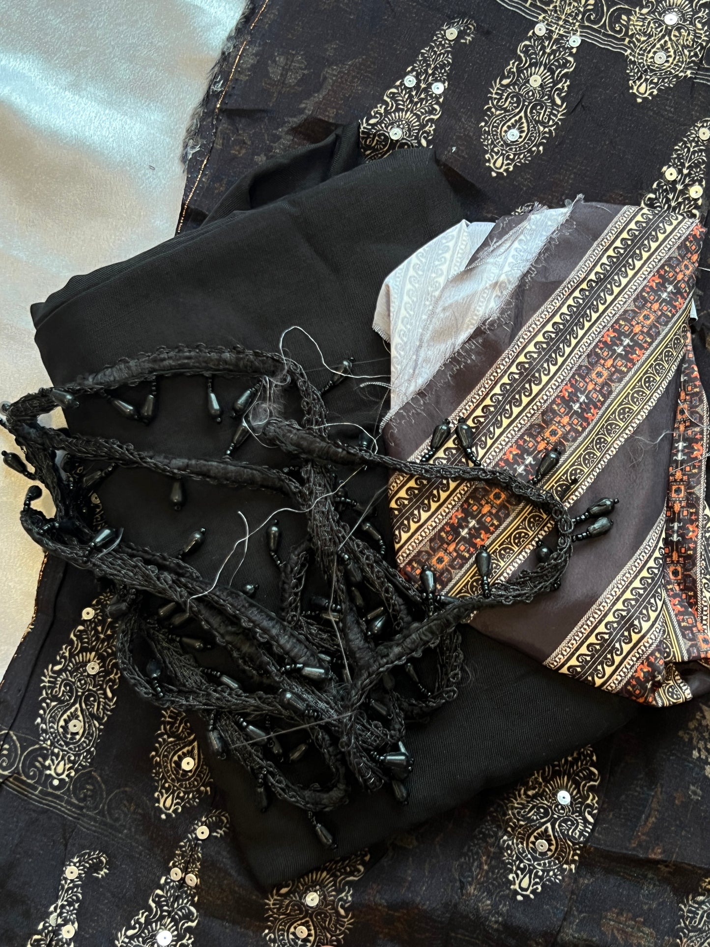 NAZAKAT CREPE EMBROIDERY SUIT 2