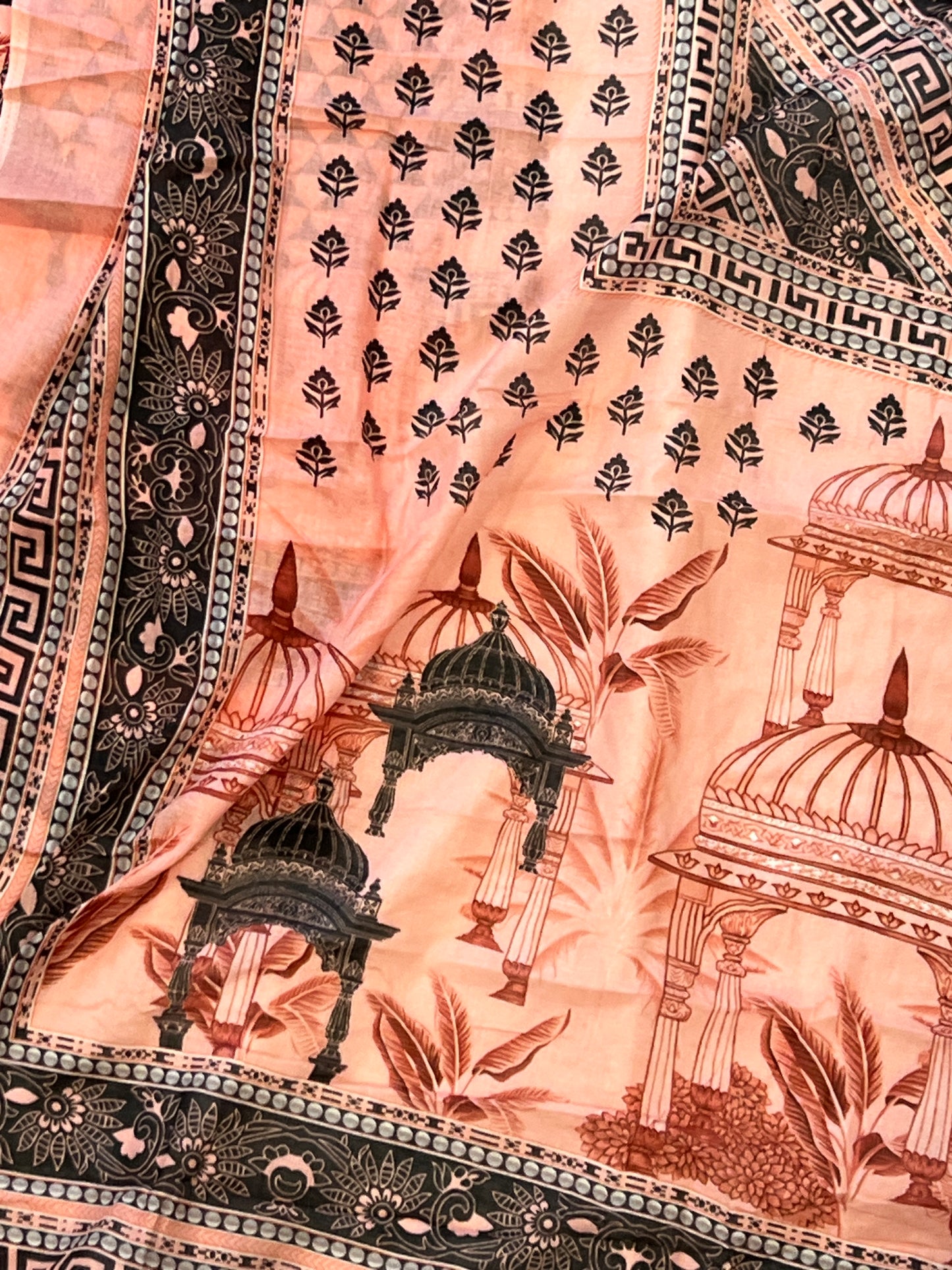 CS LAWN COTTON EMBROIDERY SUIT 4