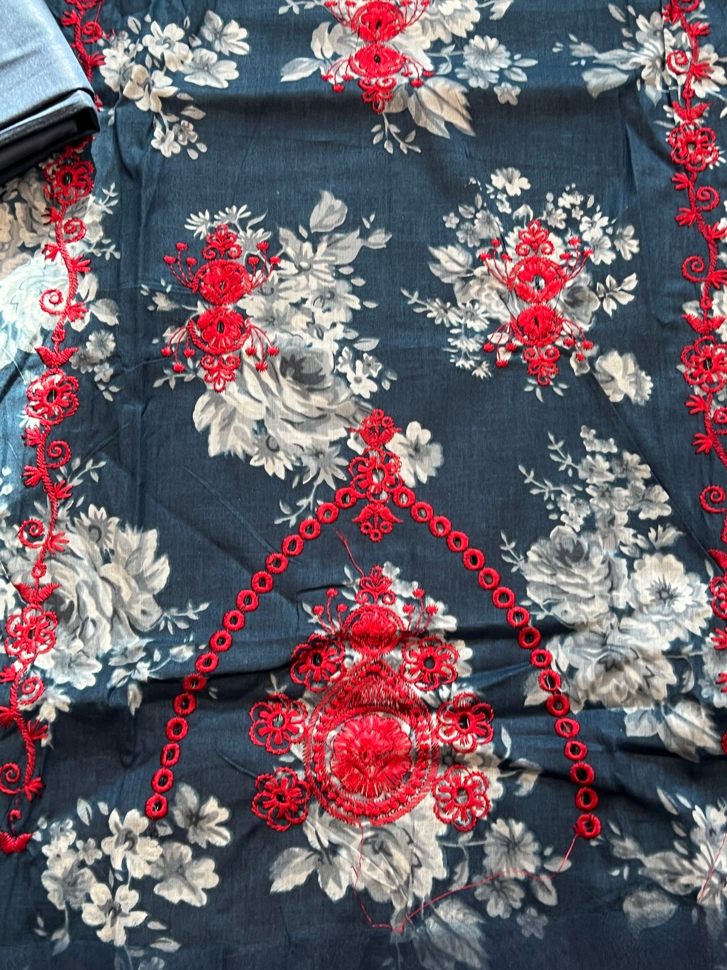 FLORA COTTON EMBROIDERY SUIT 1