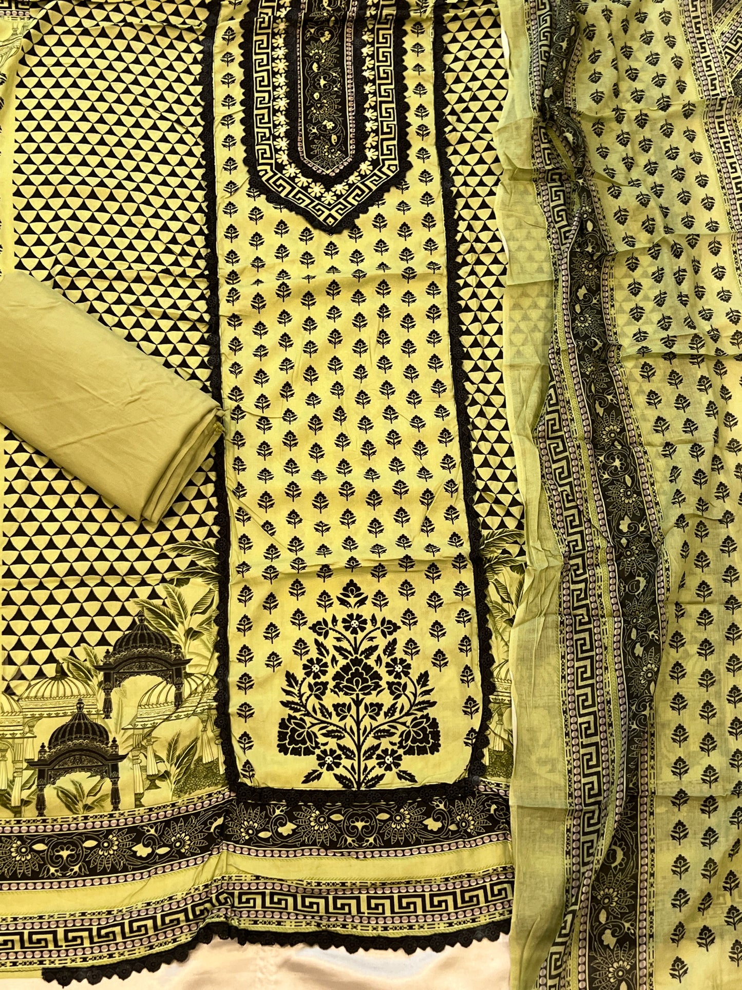CS LAWN COTTON EMBROIDERY SUIT 6