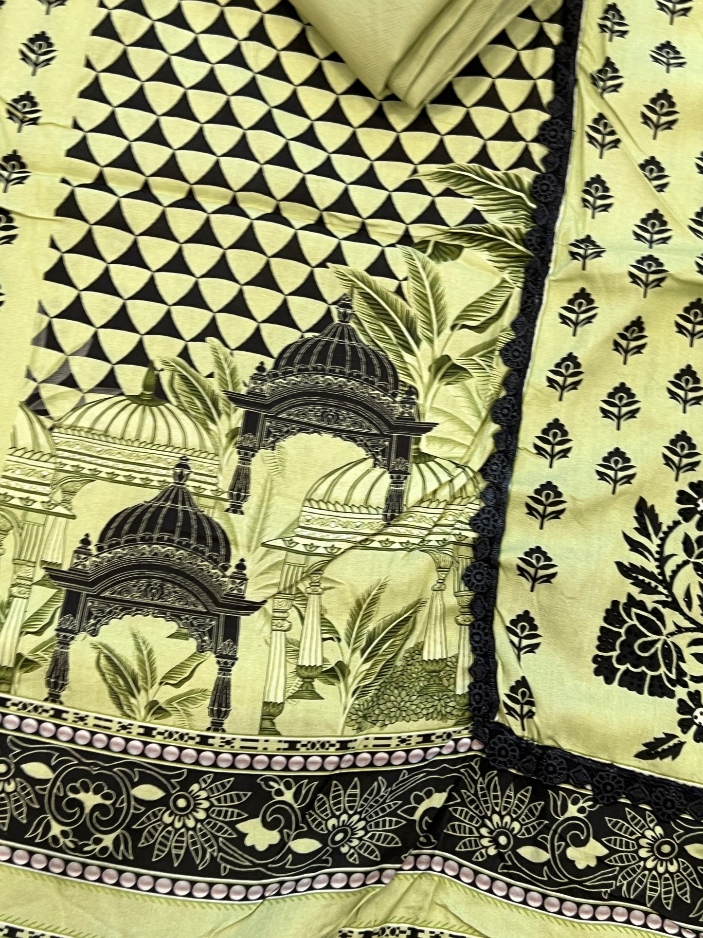 CS LAWN COTTON EMBROIDERY SUIT 6