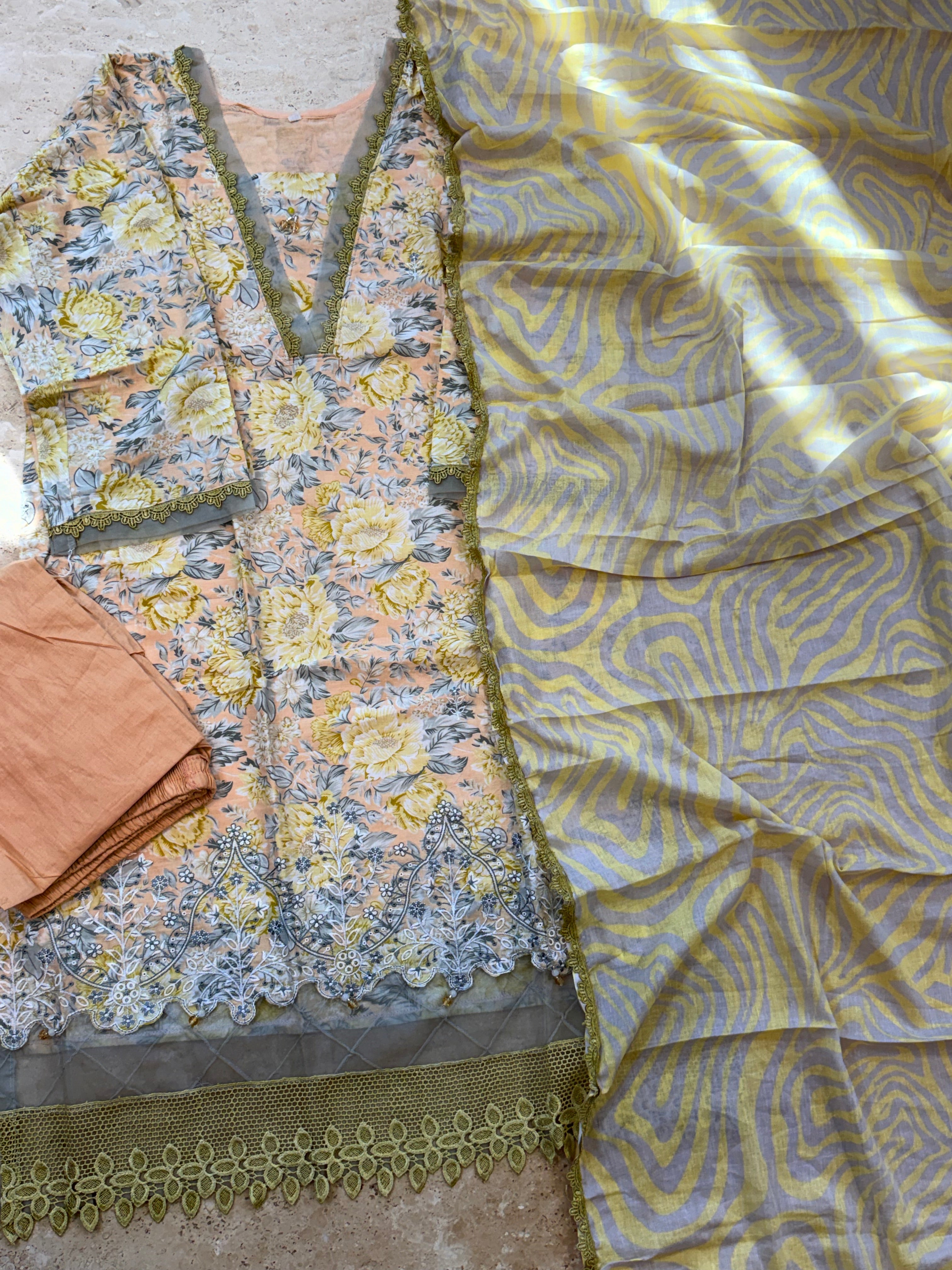 AQEEQ LAWN READYMADE SUIT 6Q