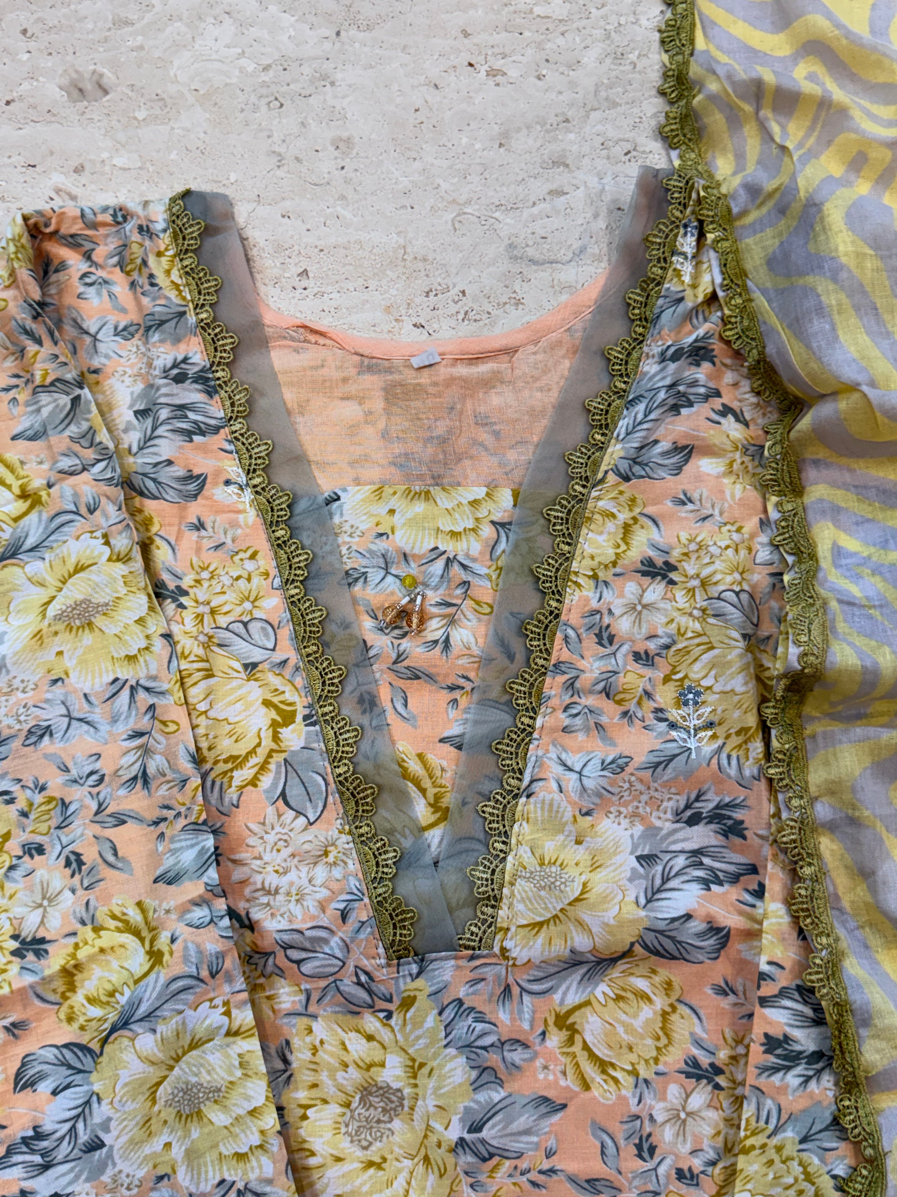 AQEEQ LAWN READYMADE SUIT 6Q