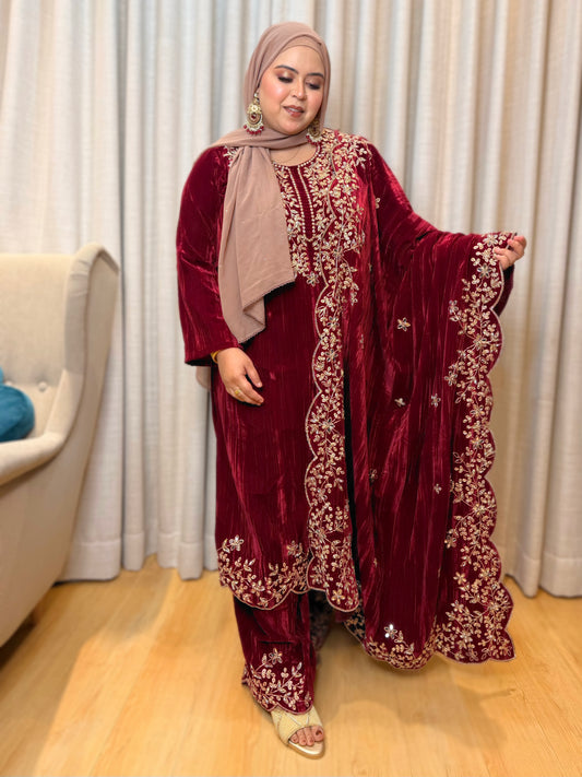 SAHER CRUSH VELVET EMBROIDERY SUIT 3 Q