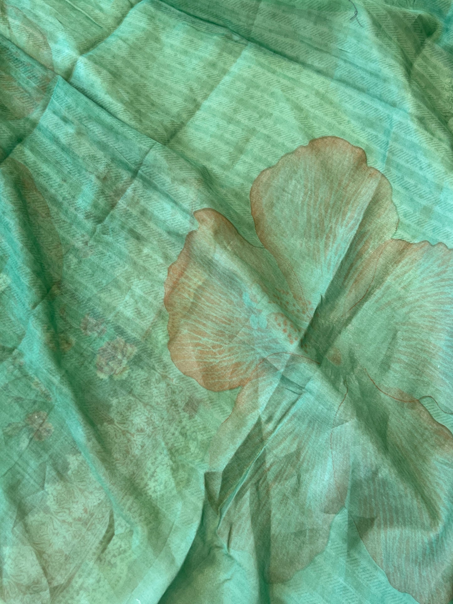MUGHAL LAWN COTTON EMBROIDERY SUIT 4