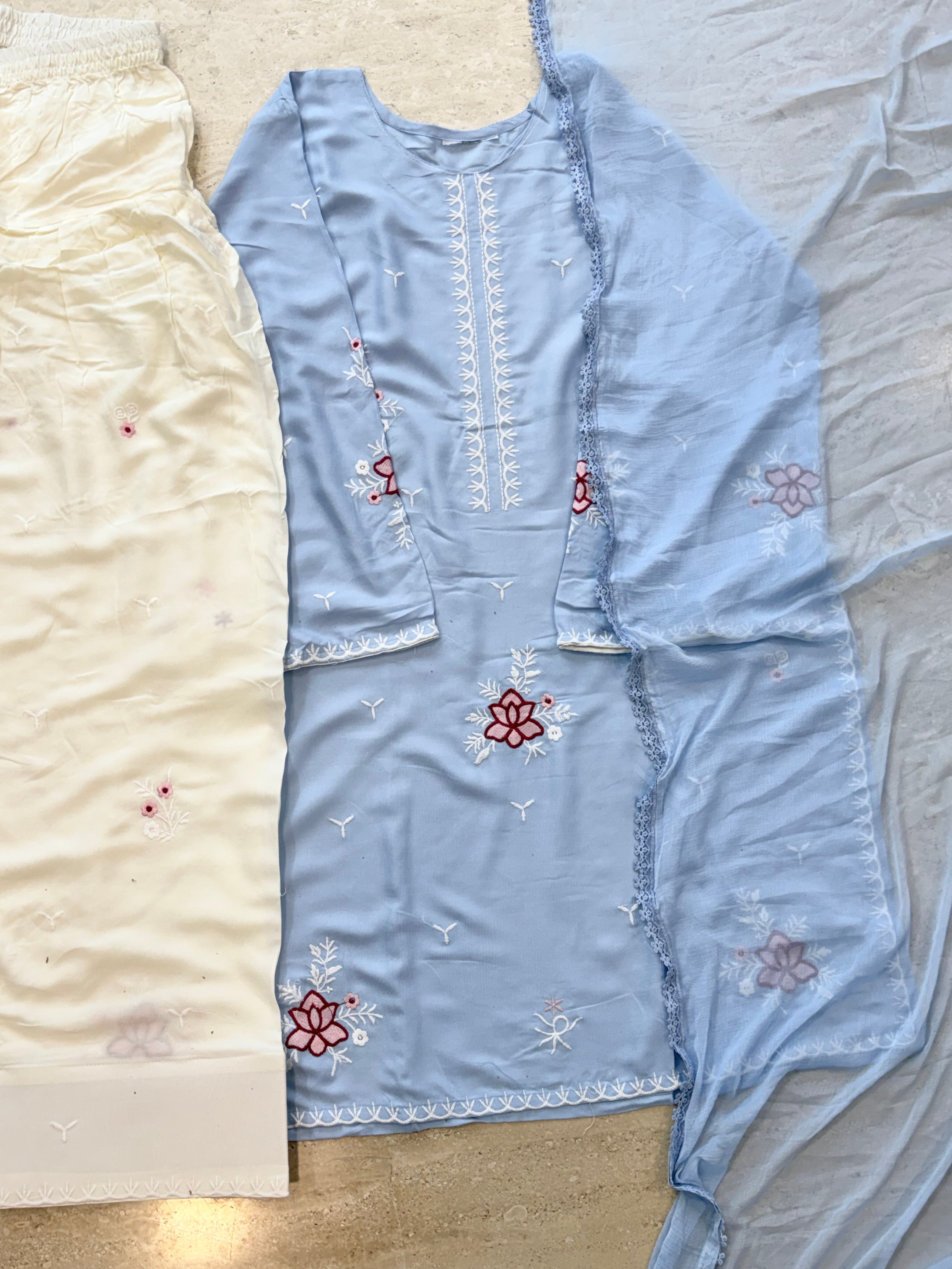 DUREFISHAN FARSHI SHALWAR SET