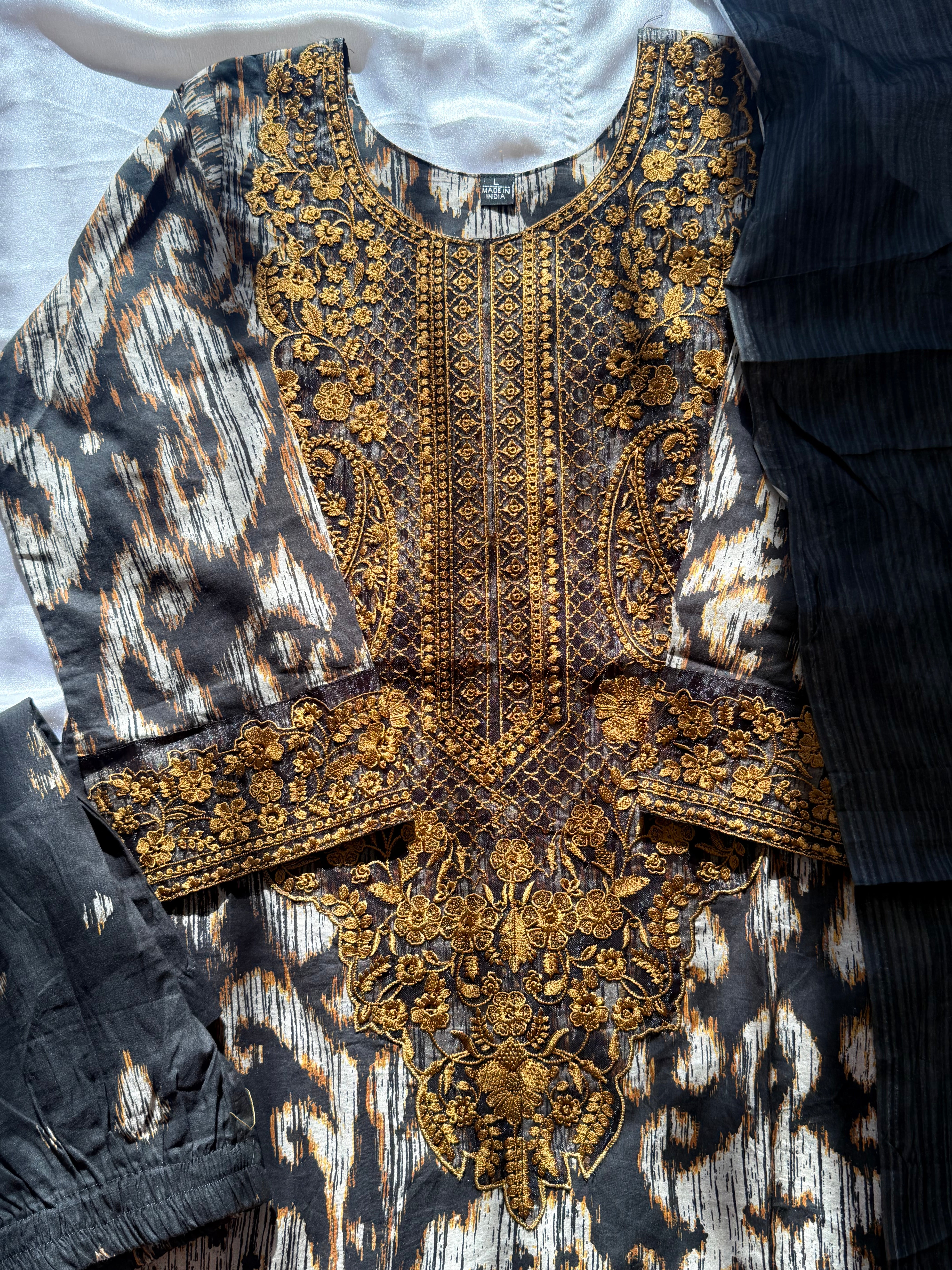 TIGER PRINT LAWN READYMADE SUIT 1 Q