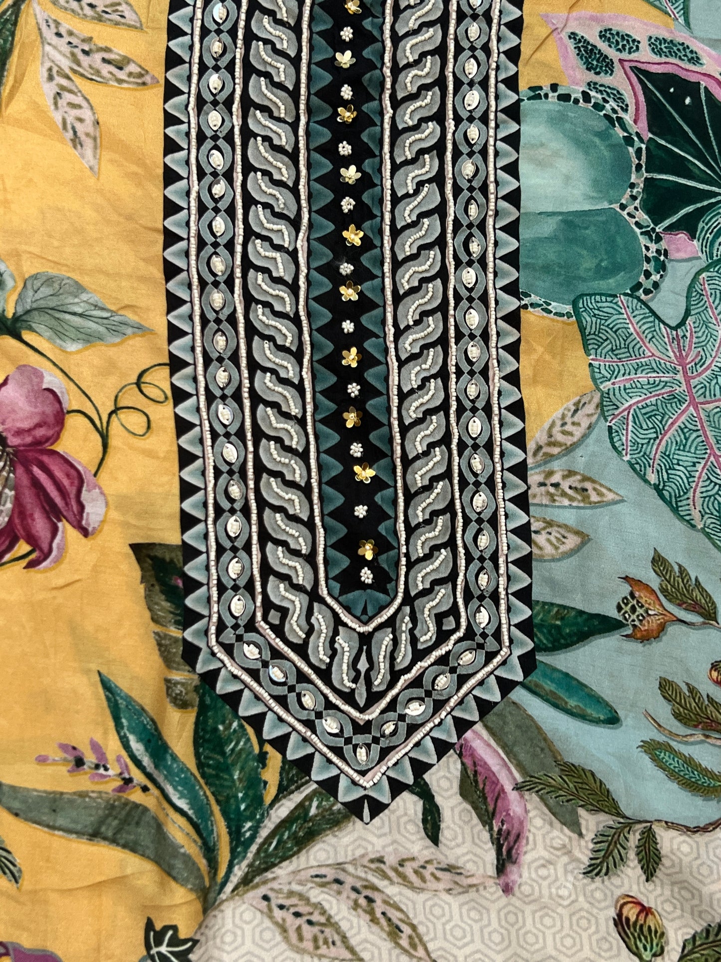 MUSLIN HAND WORK EMBROIDERY SUIT 250 Q