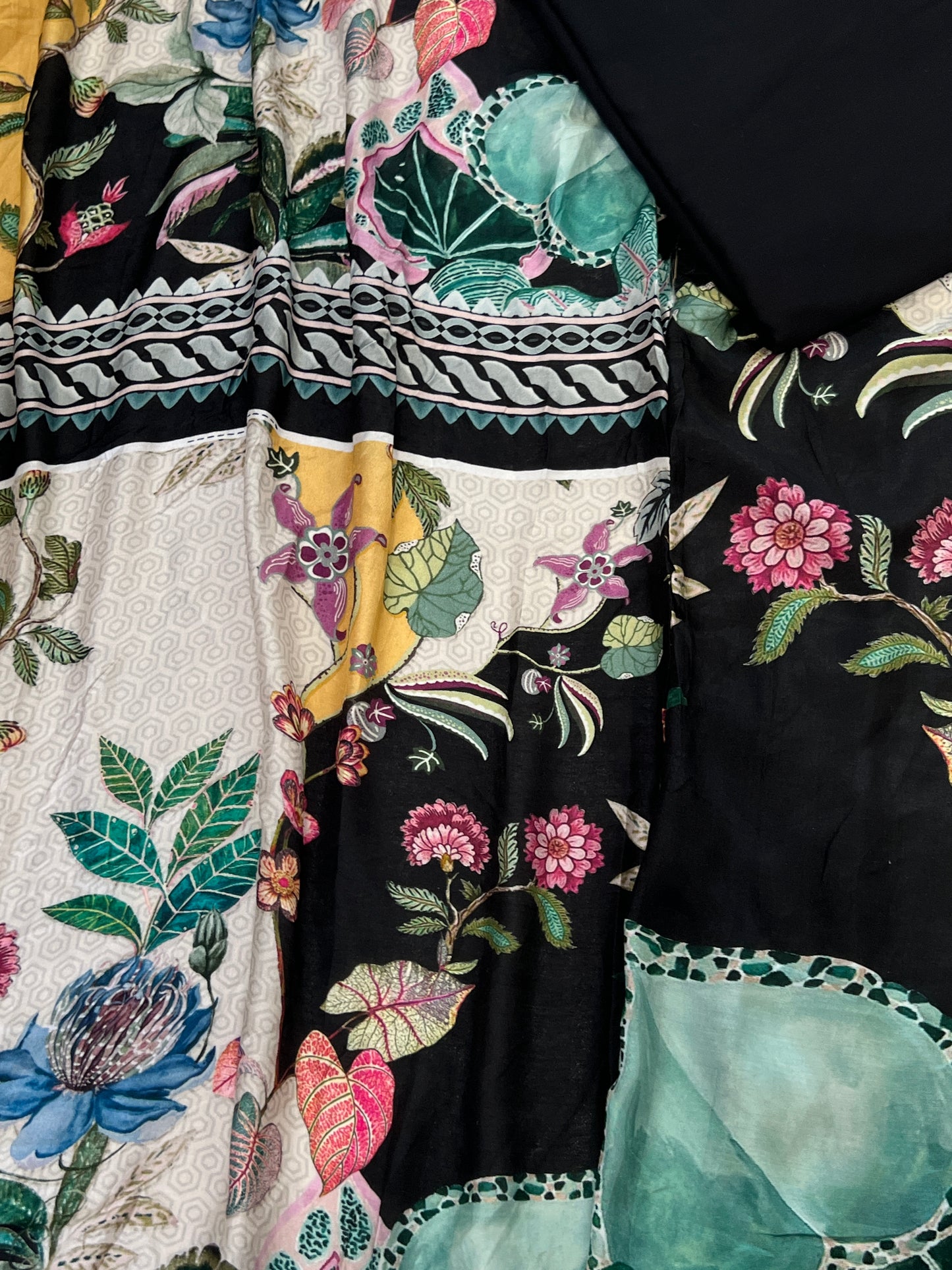 MUSLIN HAND WORK EMBROIDERY SUIT 250 Q