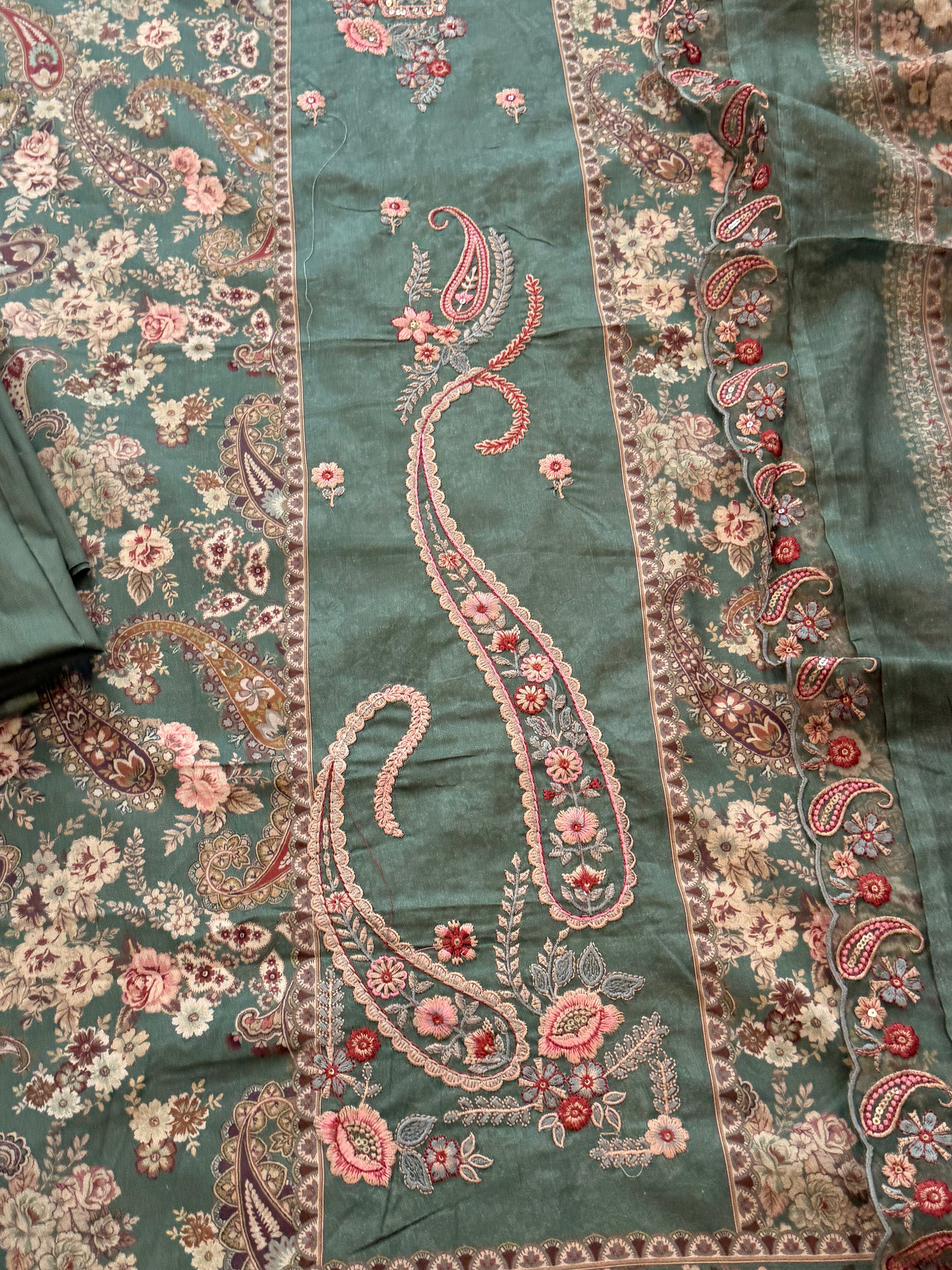 ZAIRA LAWN EMBROIDERY SUIT 3Q
