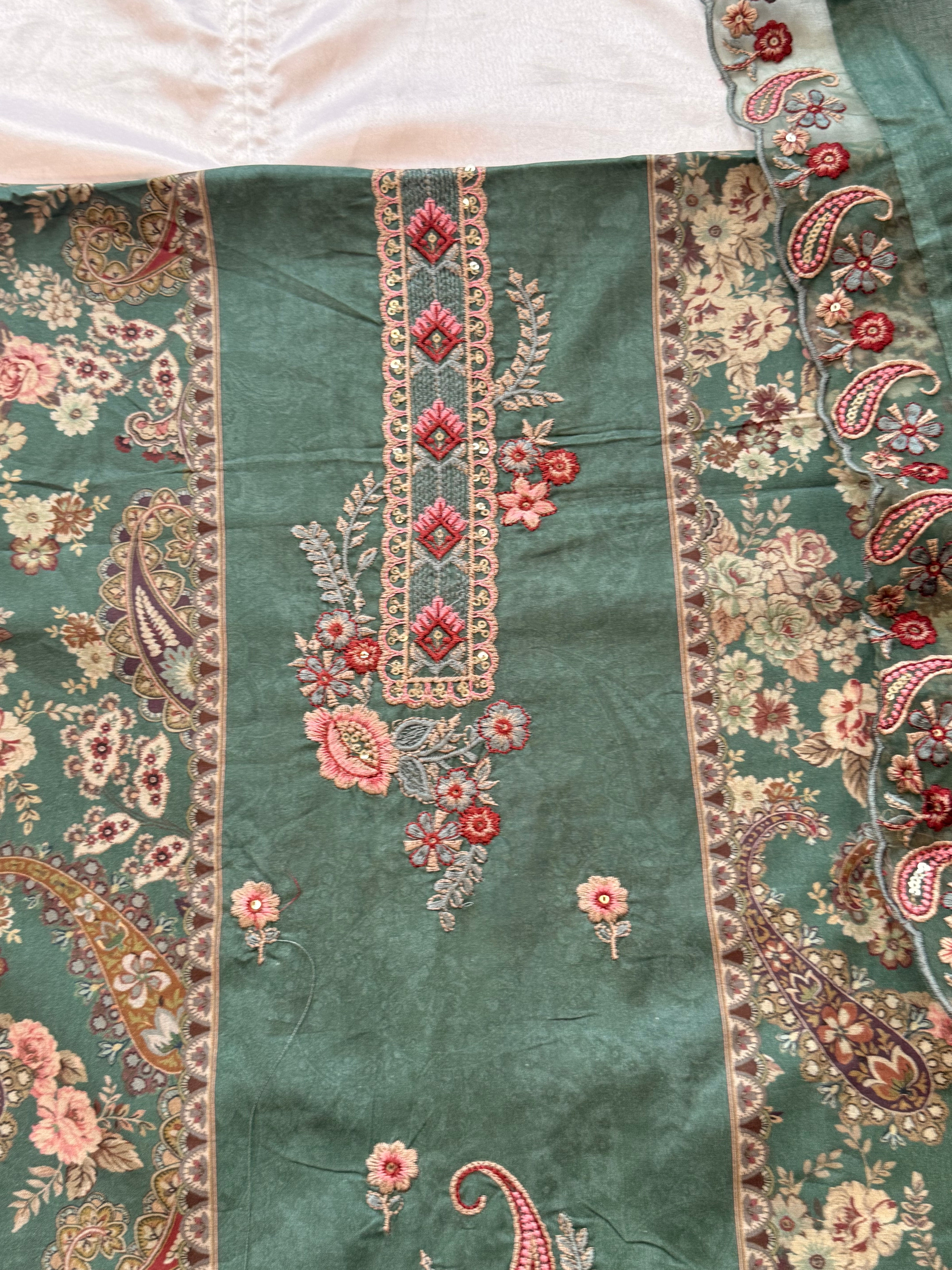 ZAIRA LAWN EMBROIDERY SUIT 3Q