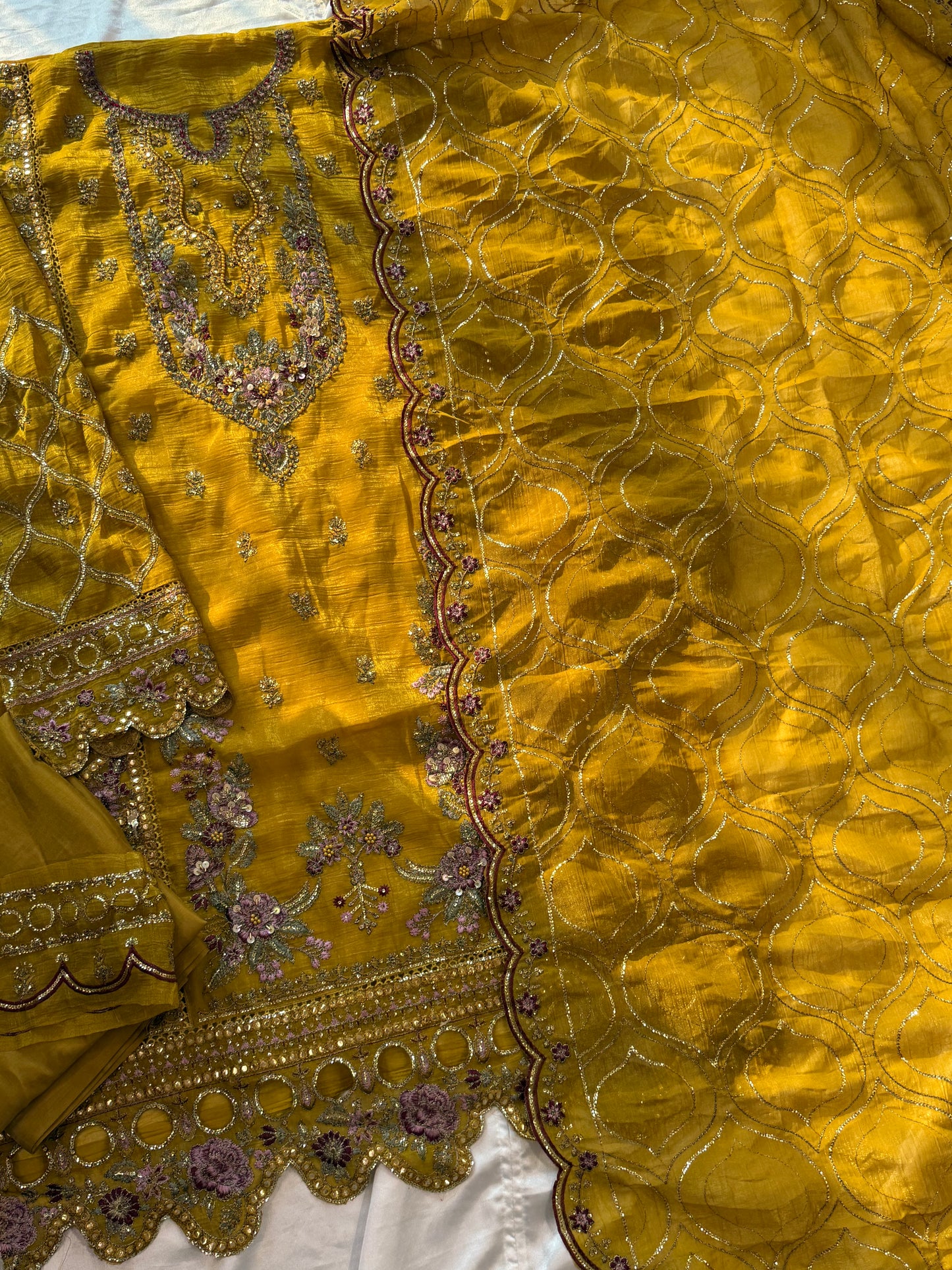 SHIMMAR EMBROIDERYSUIT