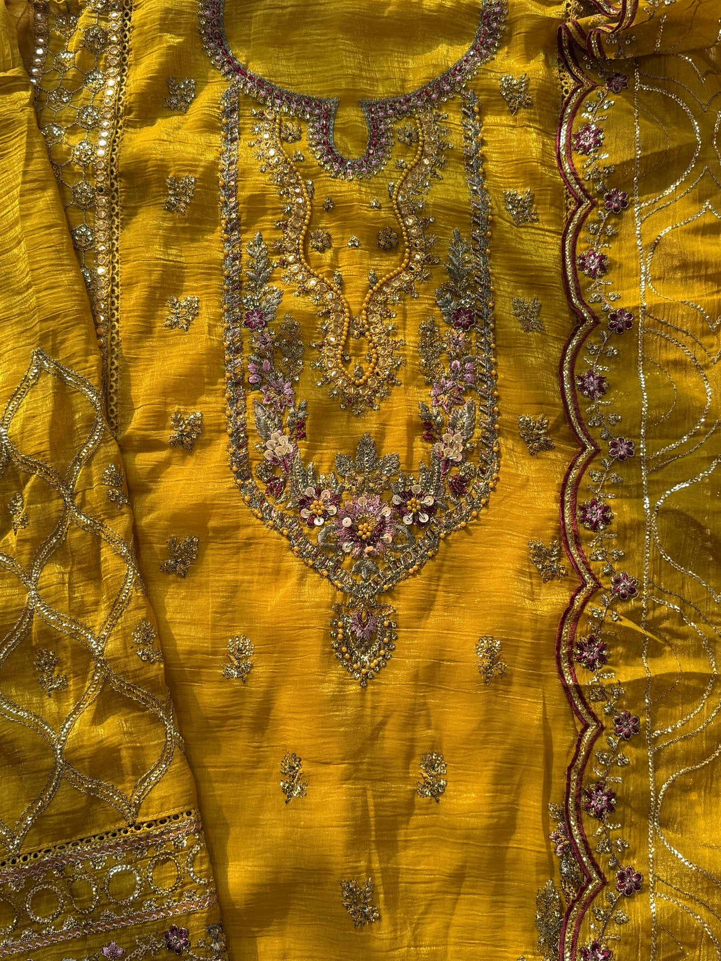 SHIMMAR EMBROIDERYSUIT