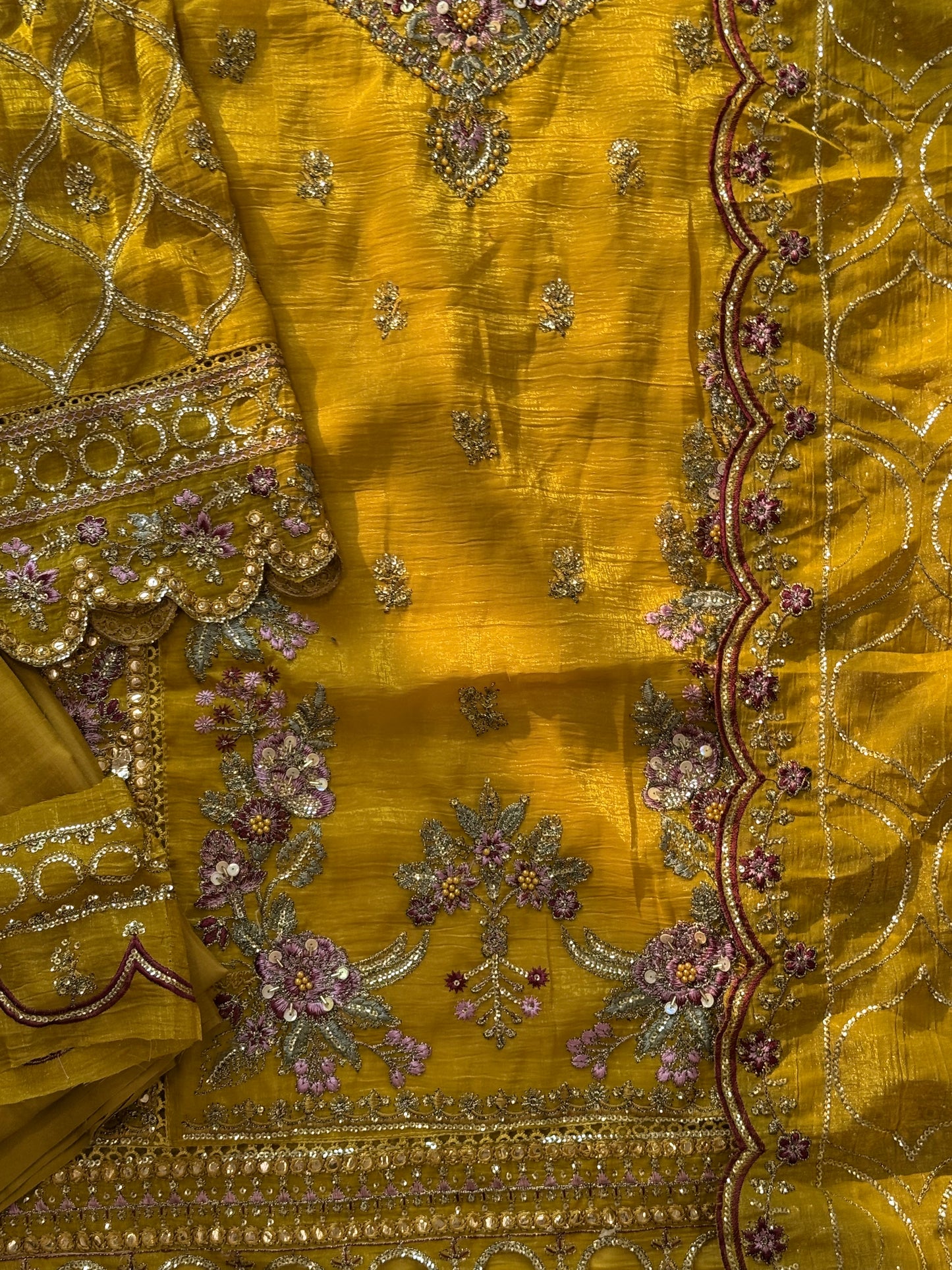 SHIMMAR EMBROIDERYSUIT