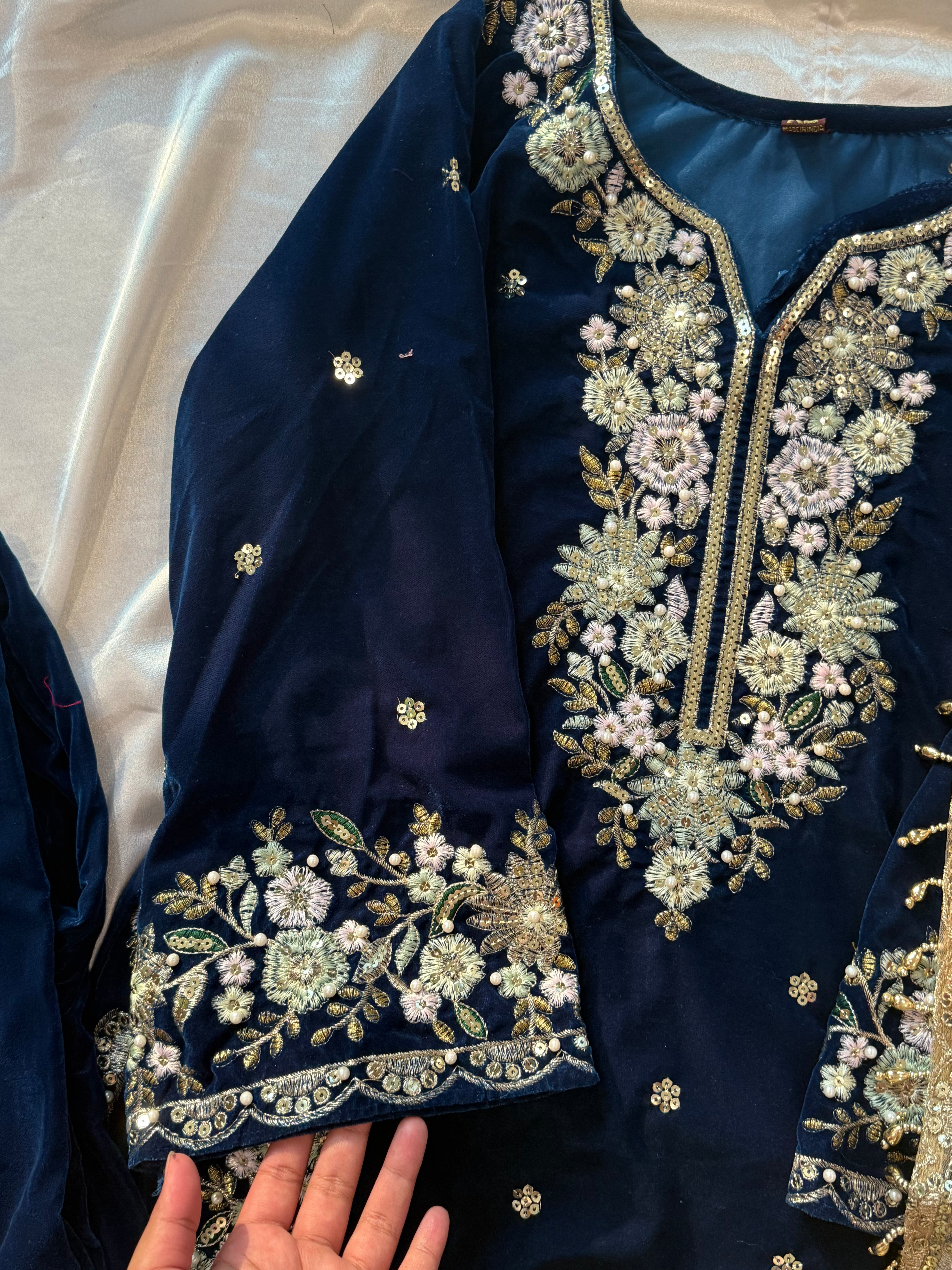 JIMMY CHOO BLUE VELVET READYMADE SUIT 3 Q