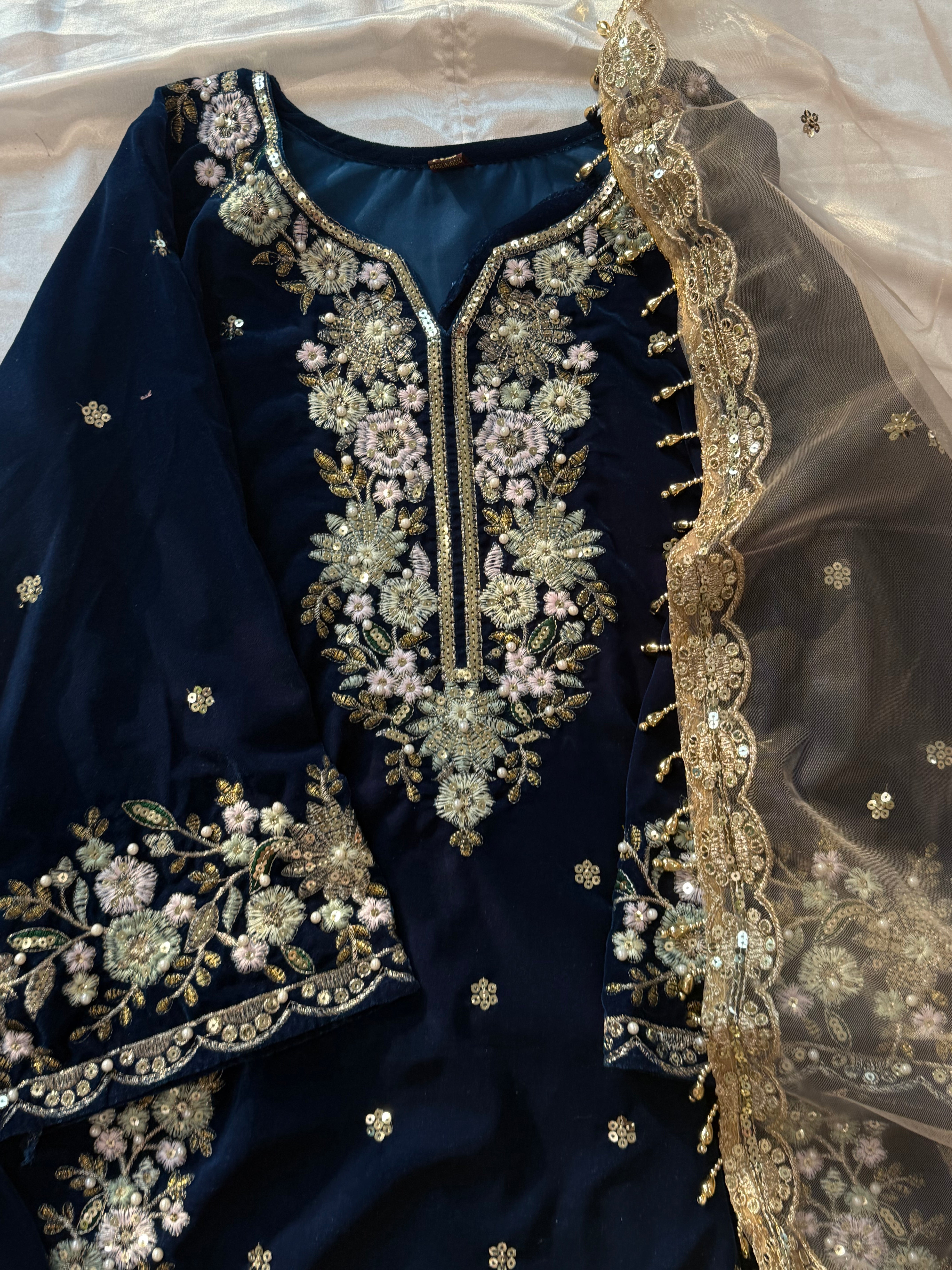 JIMMY CHOO BLUE VELVET READYMADE SUIT 3 Q