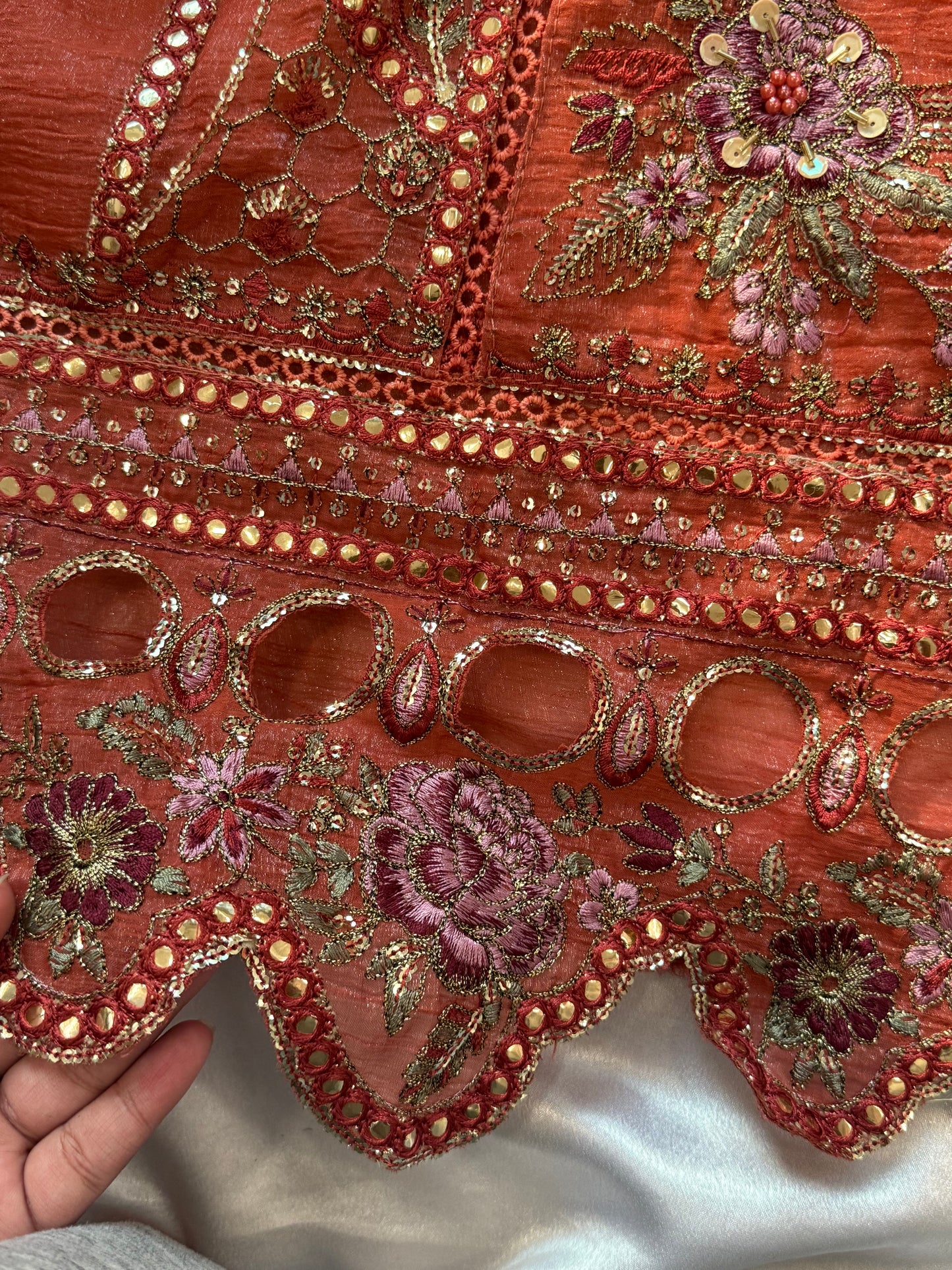 SHIMMAR EMBROIDERY SUIT 3