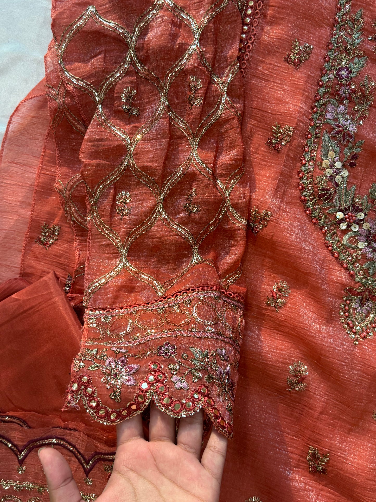 SHIMMAR EMBROIDERY SUIT 3