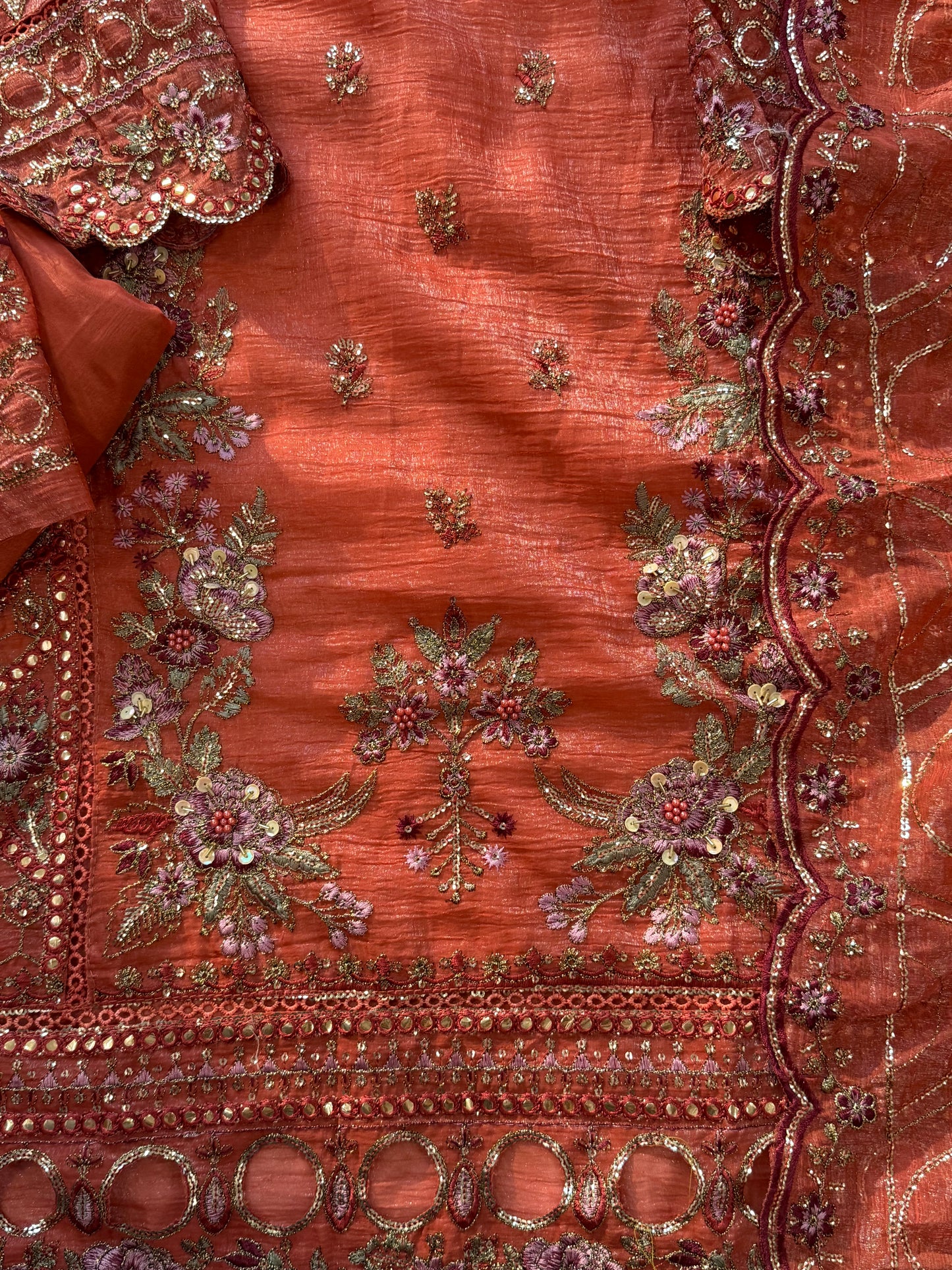 SHIMMAR EMBROIDERY SUIT 3