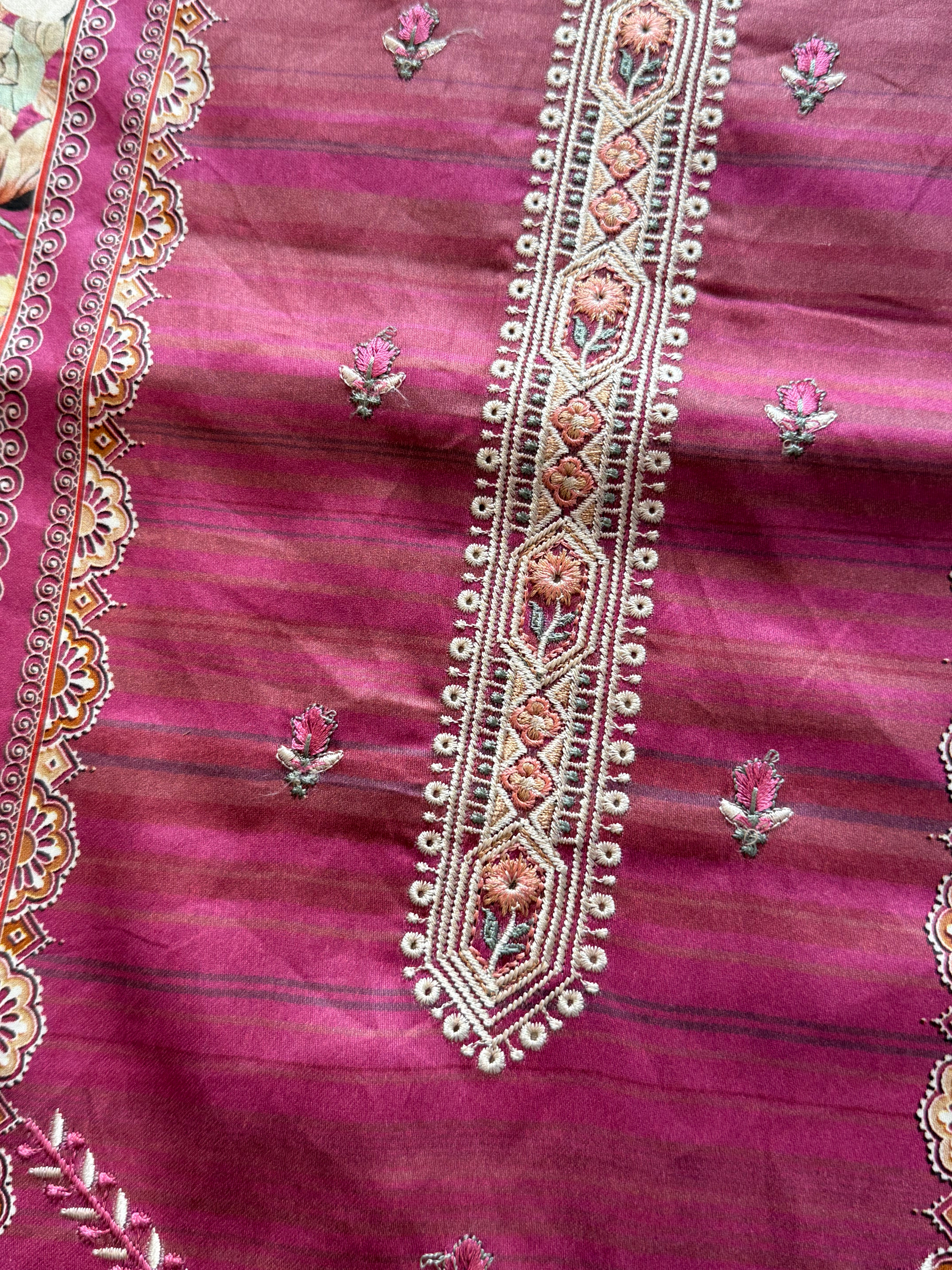 TAKHT LAWN EMBROIDERY SUIT 1 Q