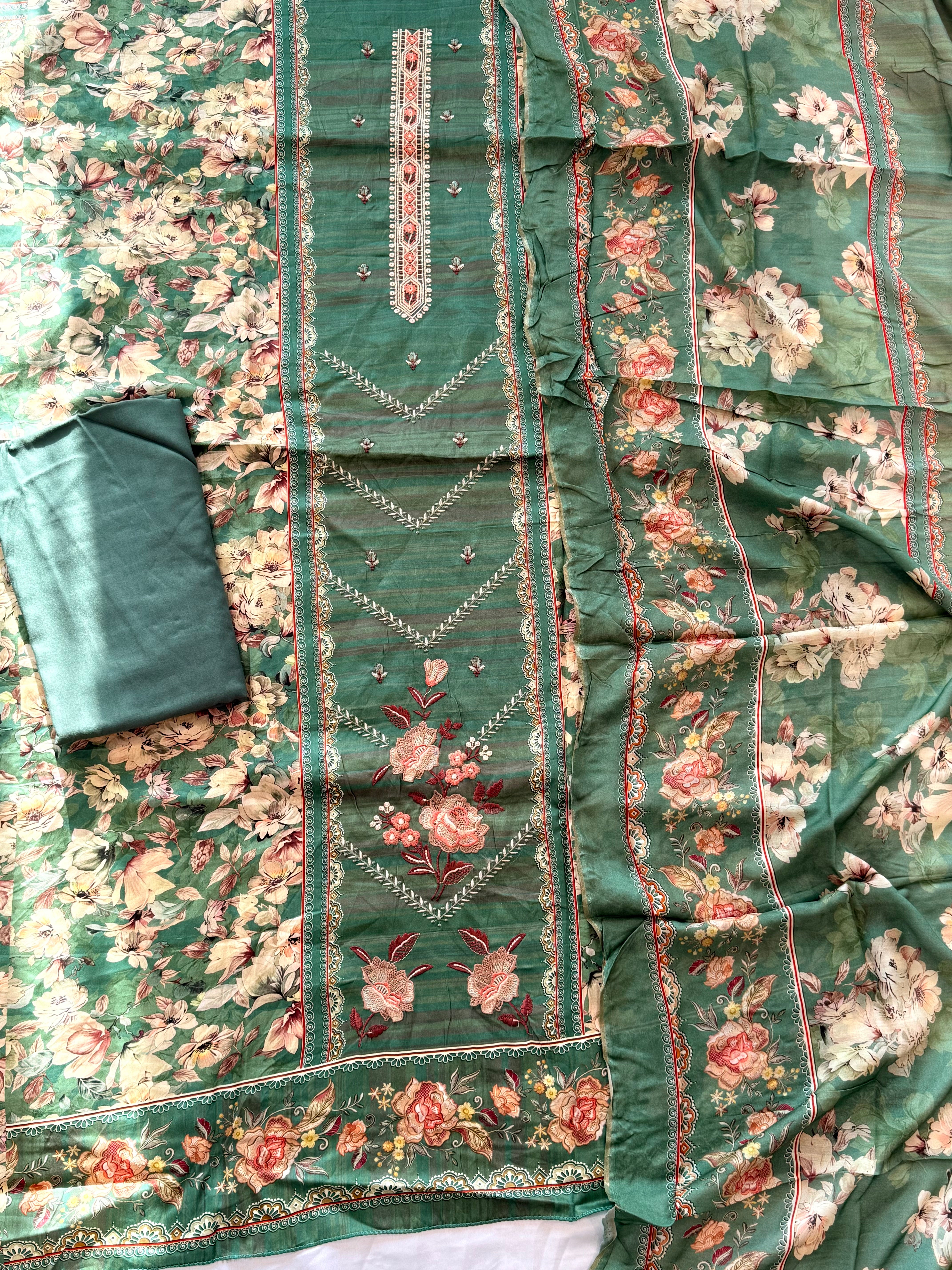 TAKHT LAWN EMBROIDERY SUIT 3 Q