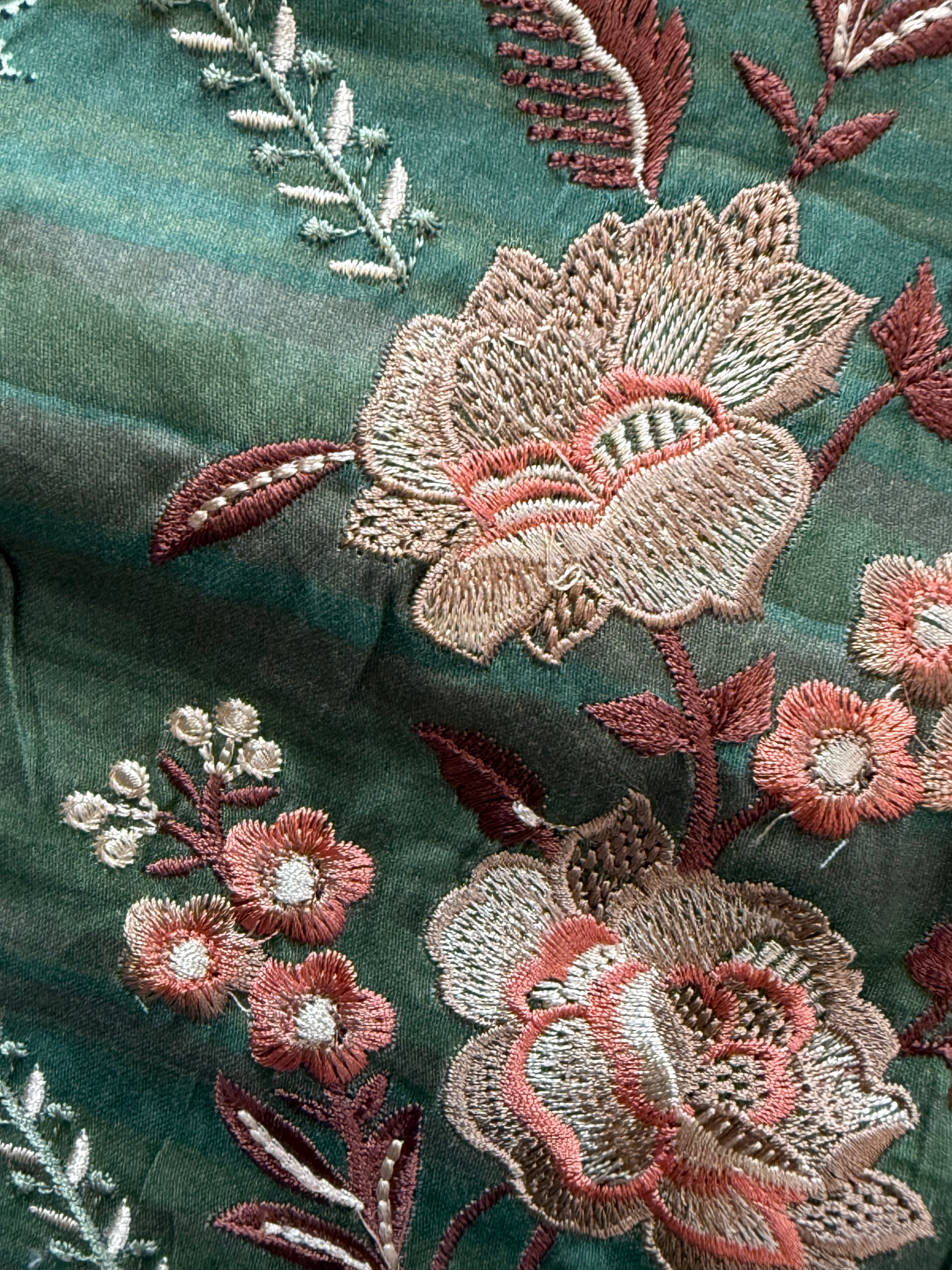 TAKHT LAWN EMBROIDERY SUIT 3 Q