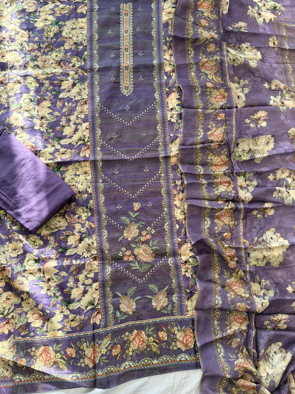 TAKHT LAWN EMBROIDERY SUIT 4