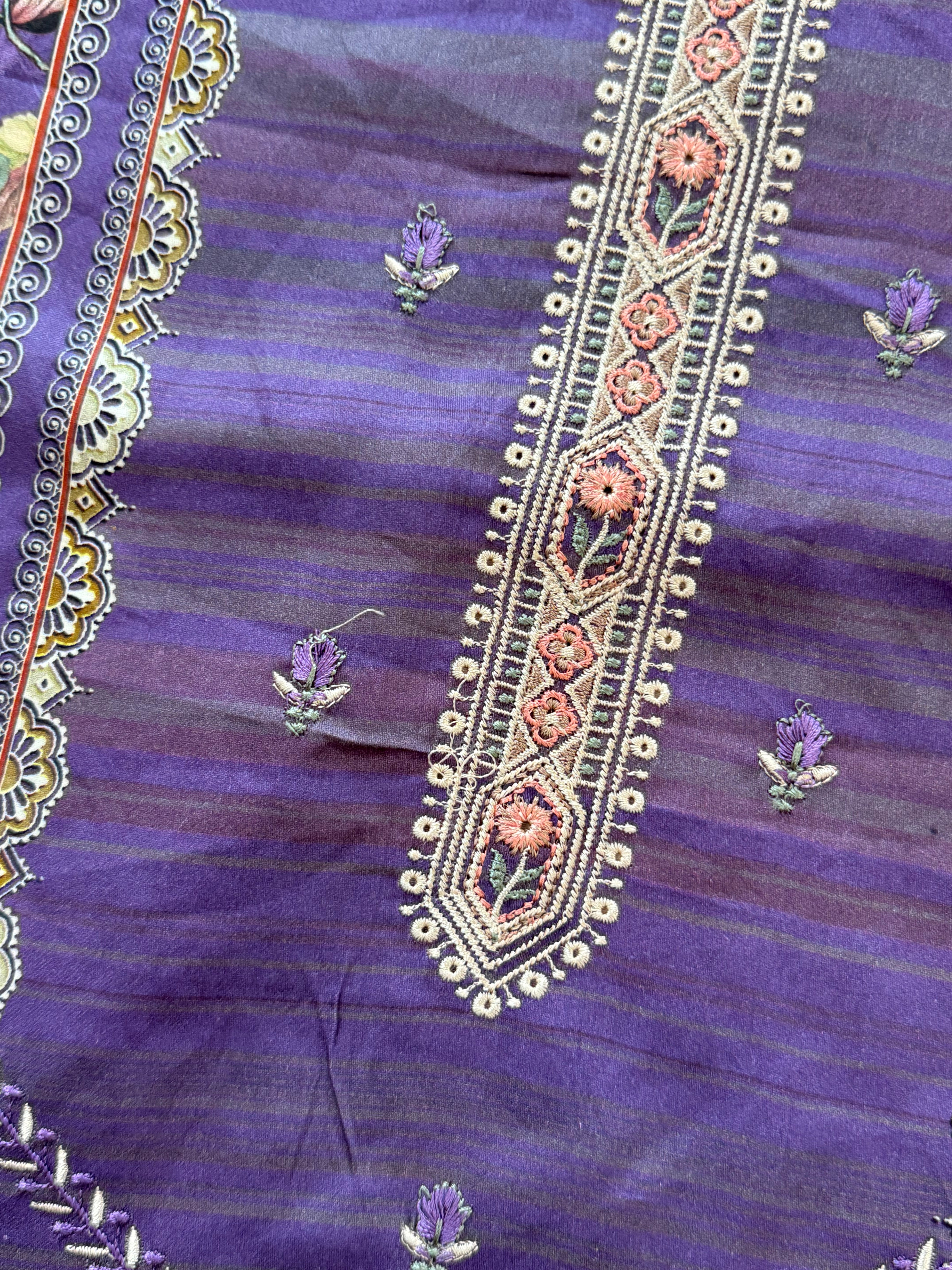 TAKHT LAWN EMBROIDERY SUIT 4 Q