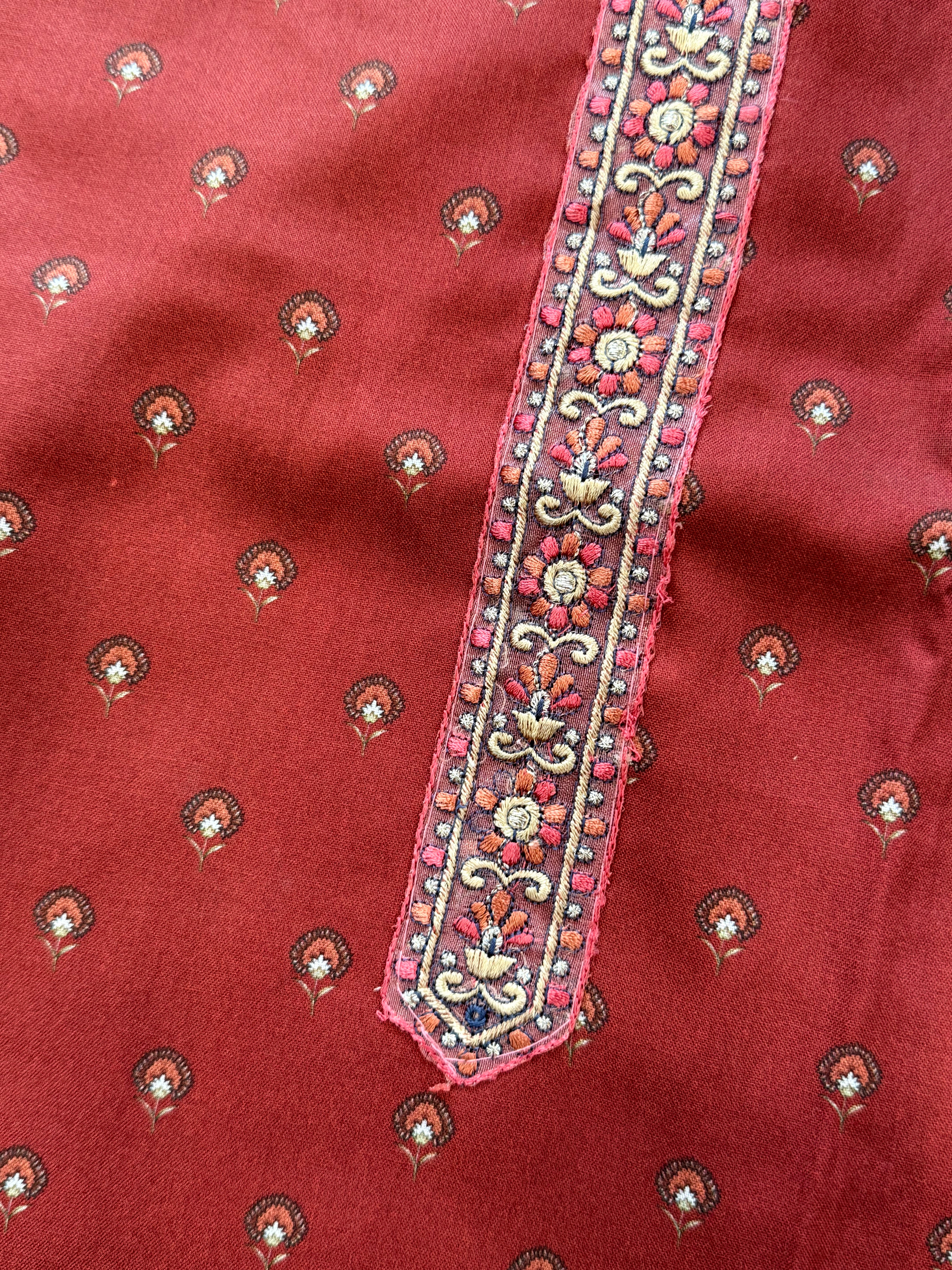 PAISELY RUST LAWN  EMBROIDERY SUIT 1 Q