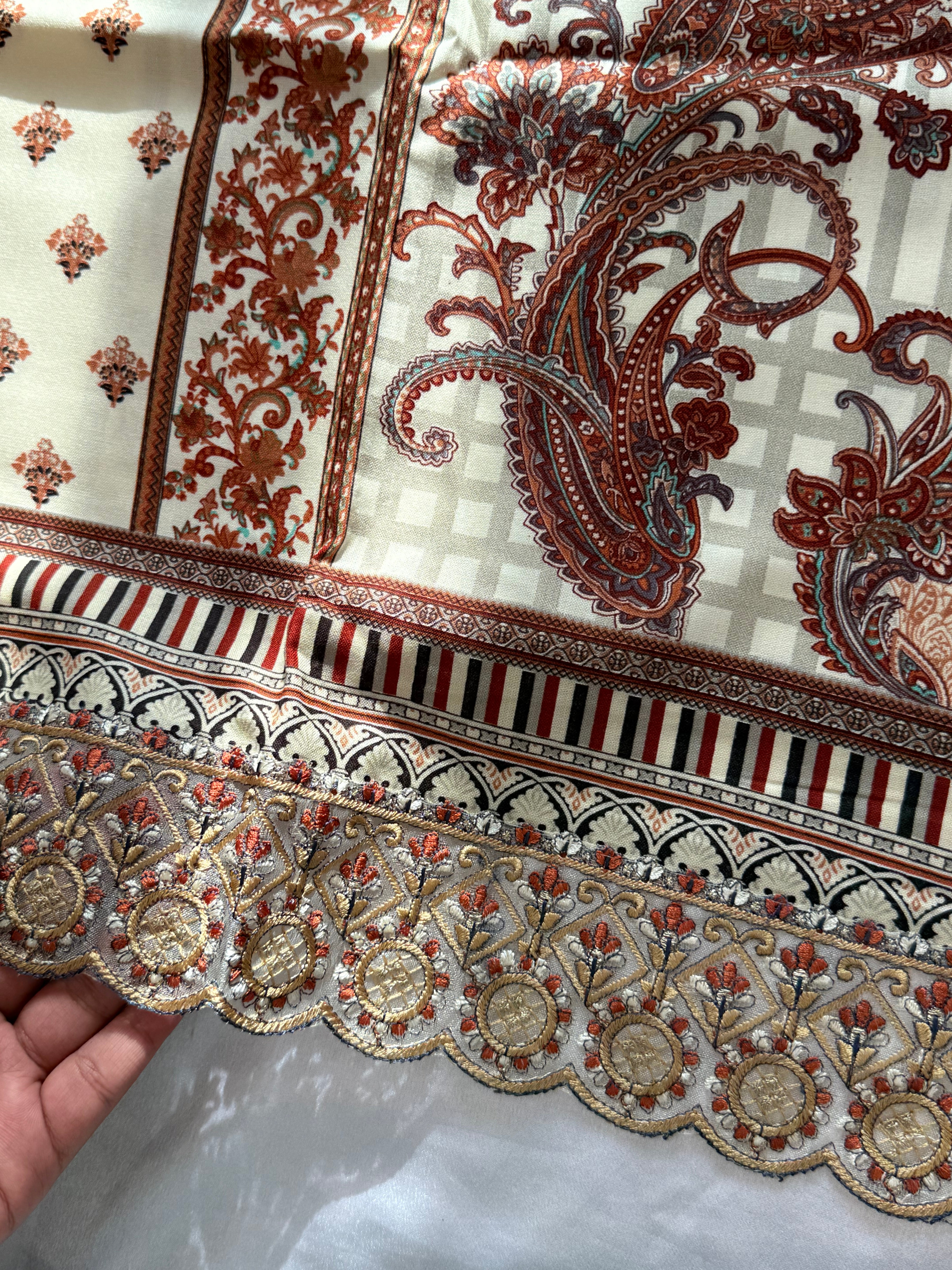 PAISELY LAWN EMBROIDERY SUIT 4 Q