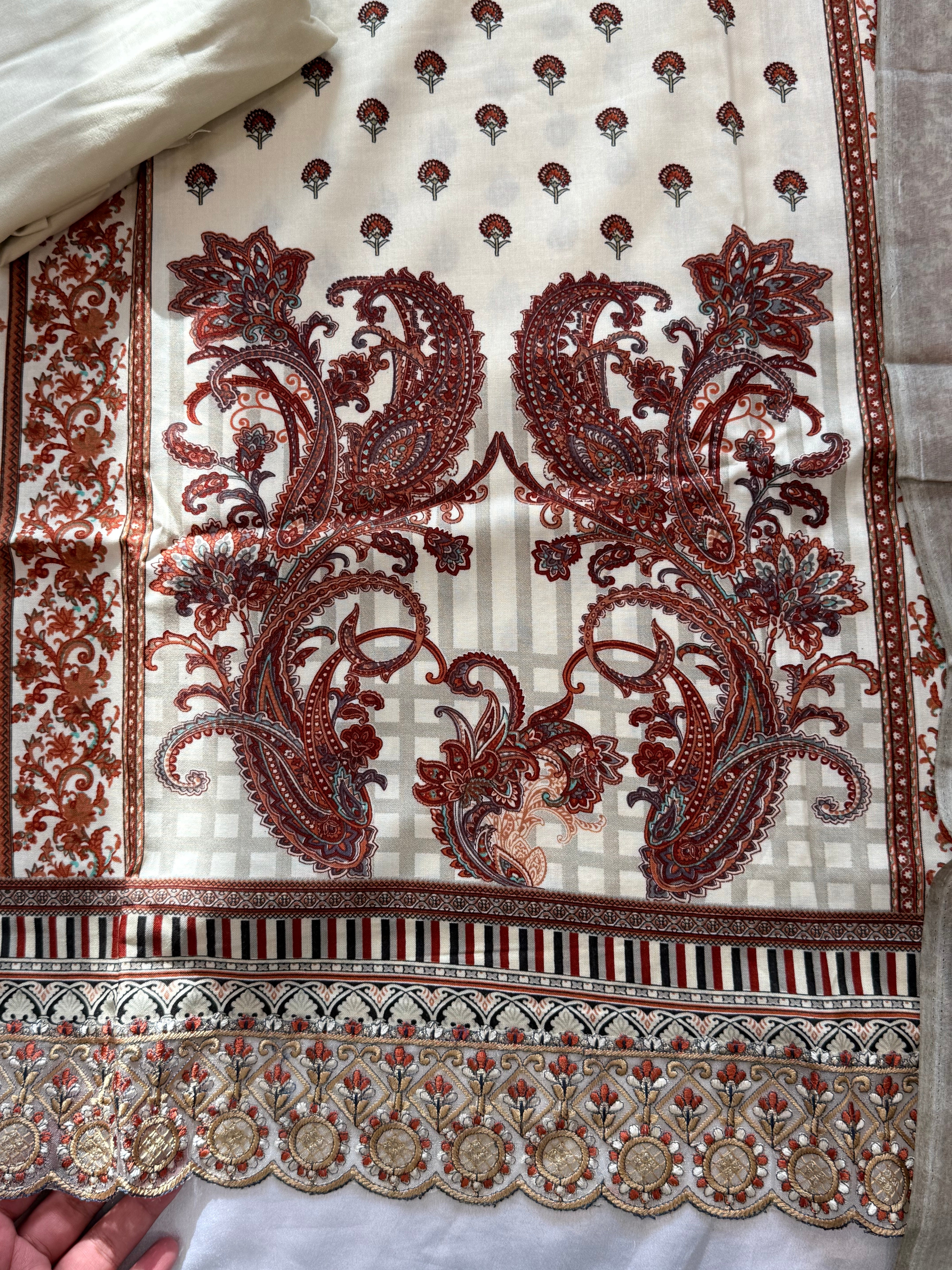 PAISELY LAWN EMBROIDERY SUIT 4 Q