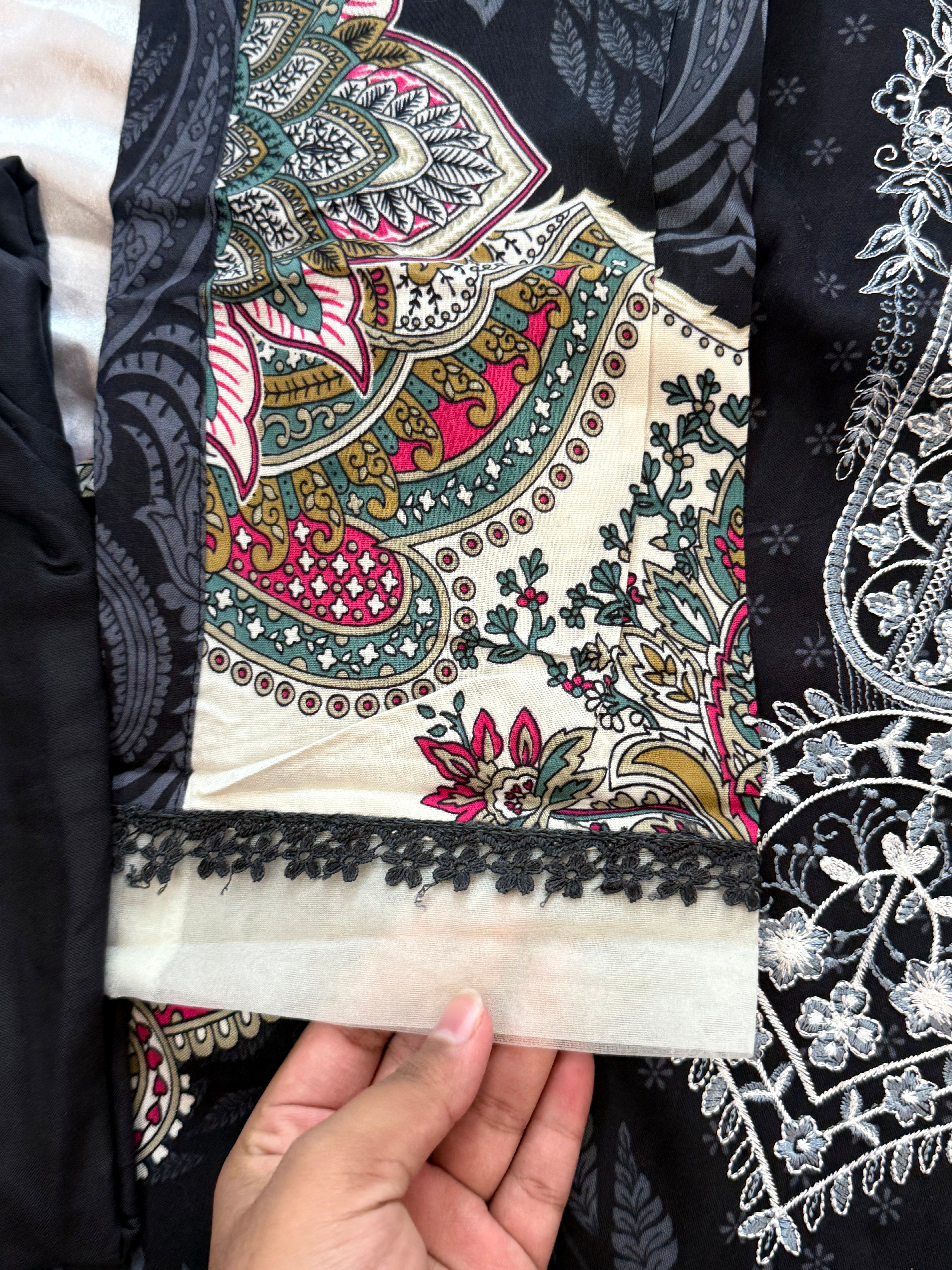BINSAEED LAWN READYMADE SUIT 3 Q