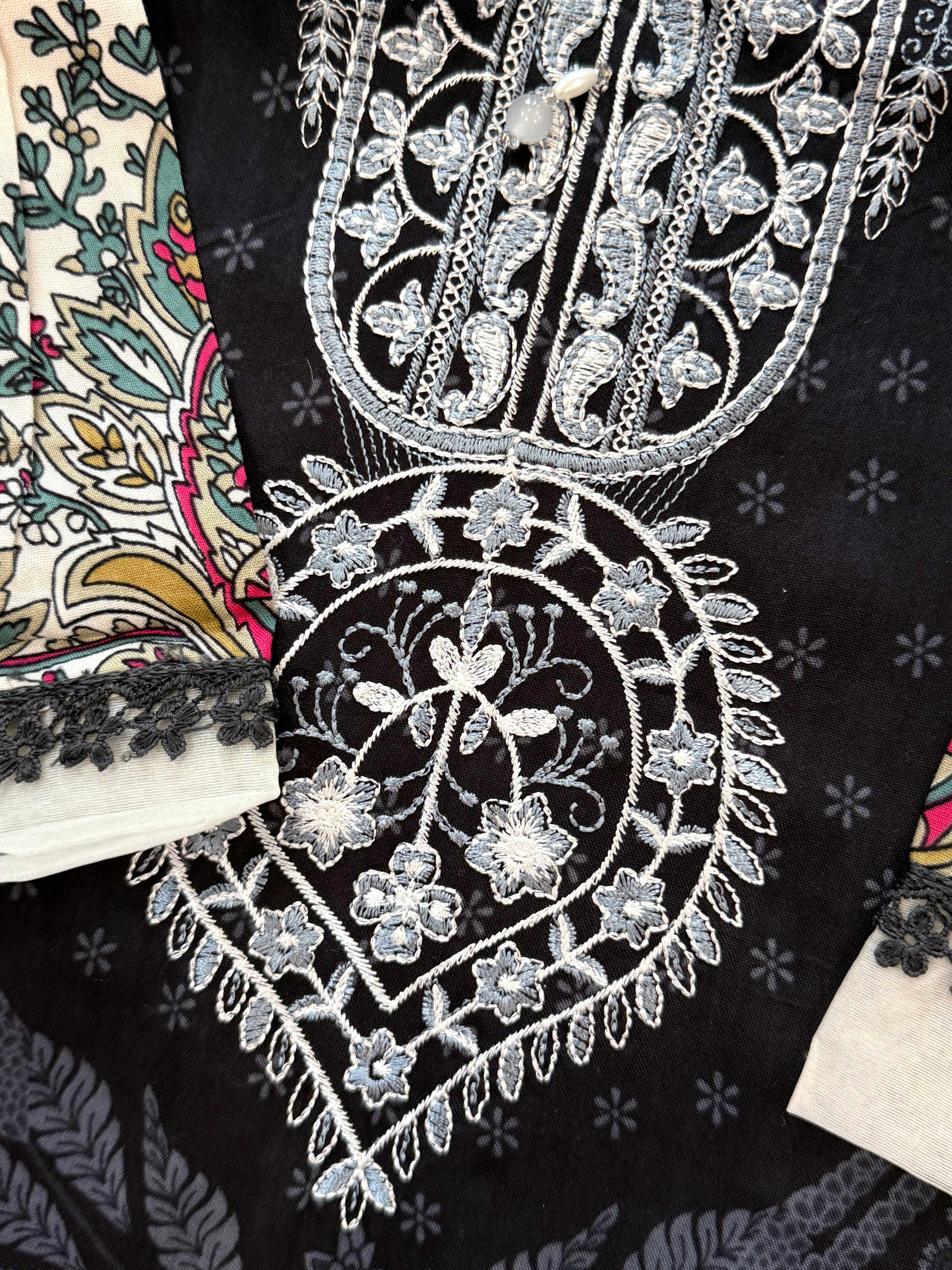 BINSAEED LAWN READYMADE SUIT 3 Q